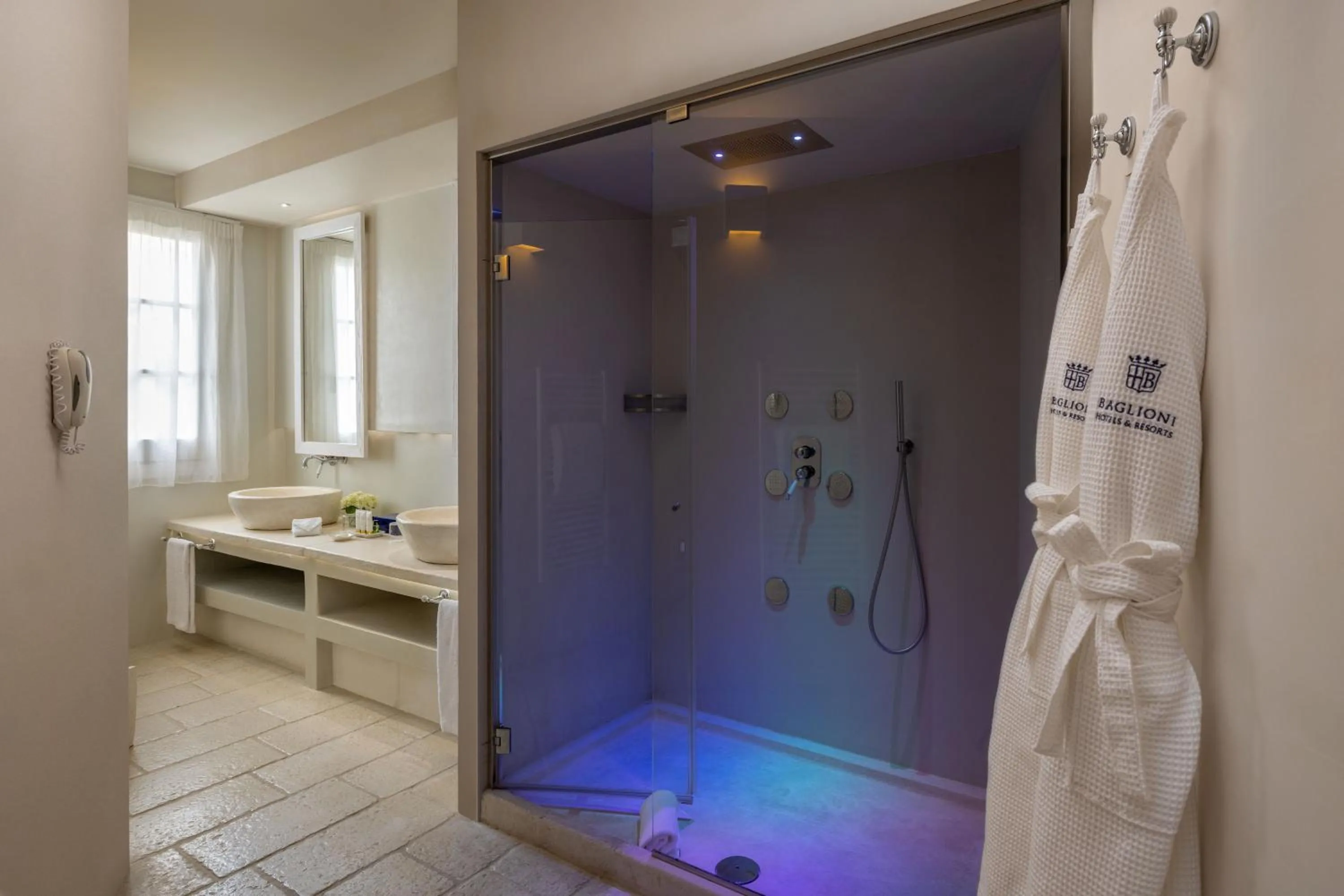 Bathroom in Baglioni Masseria Muzza Resort & Spa