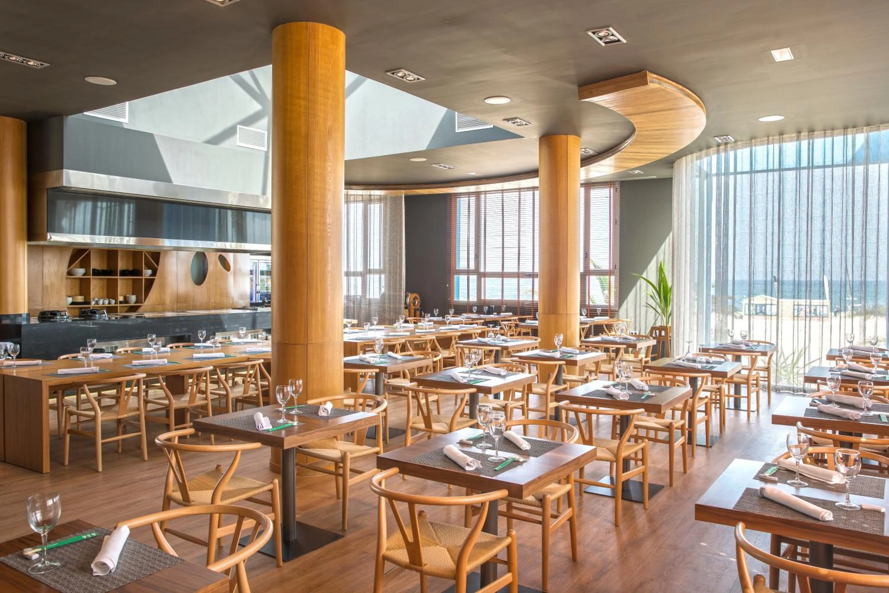 Restaurant/places to eat in Protur Roquetas Hotel & Spa