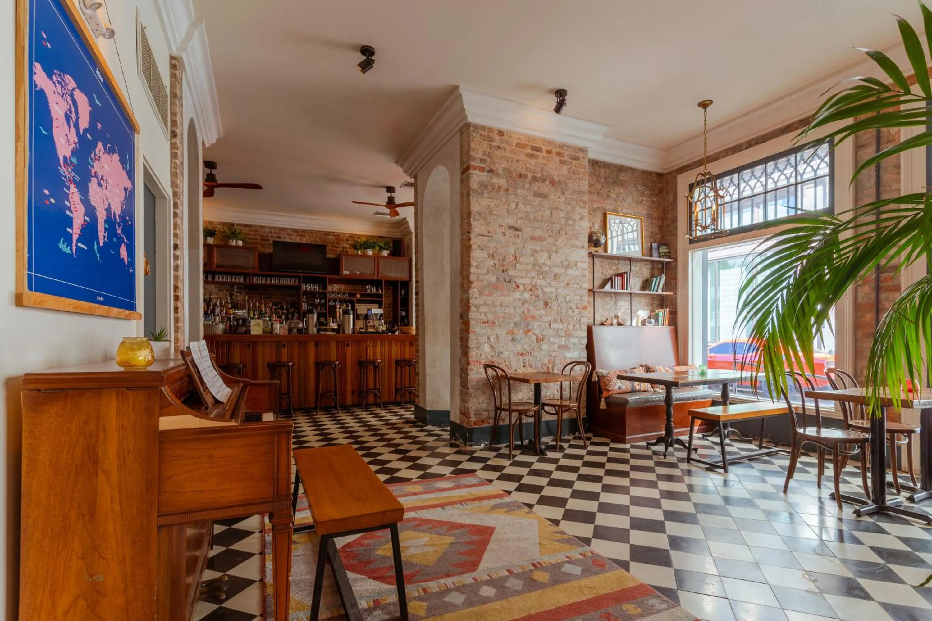 Lounge or bar in Catahoula Hotel New Orleans