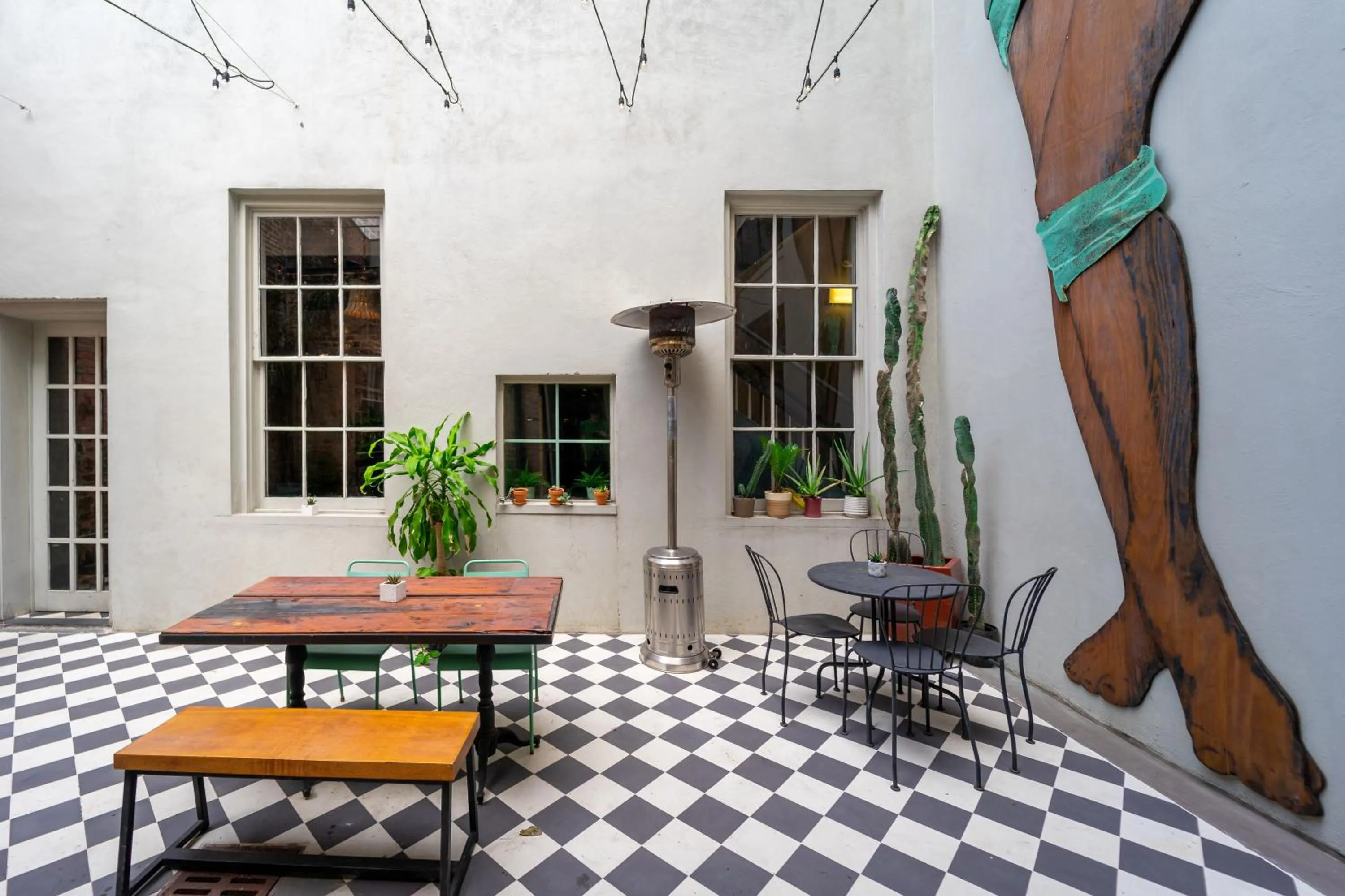 Property building in Catahoula Hotel New Orleans