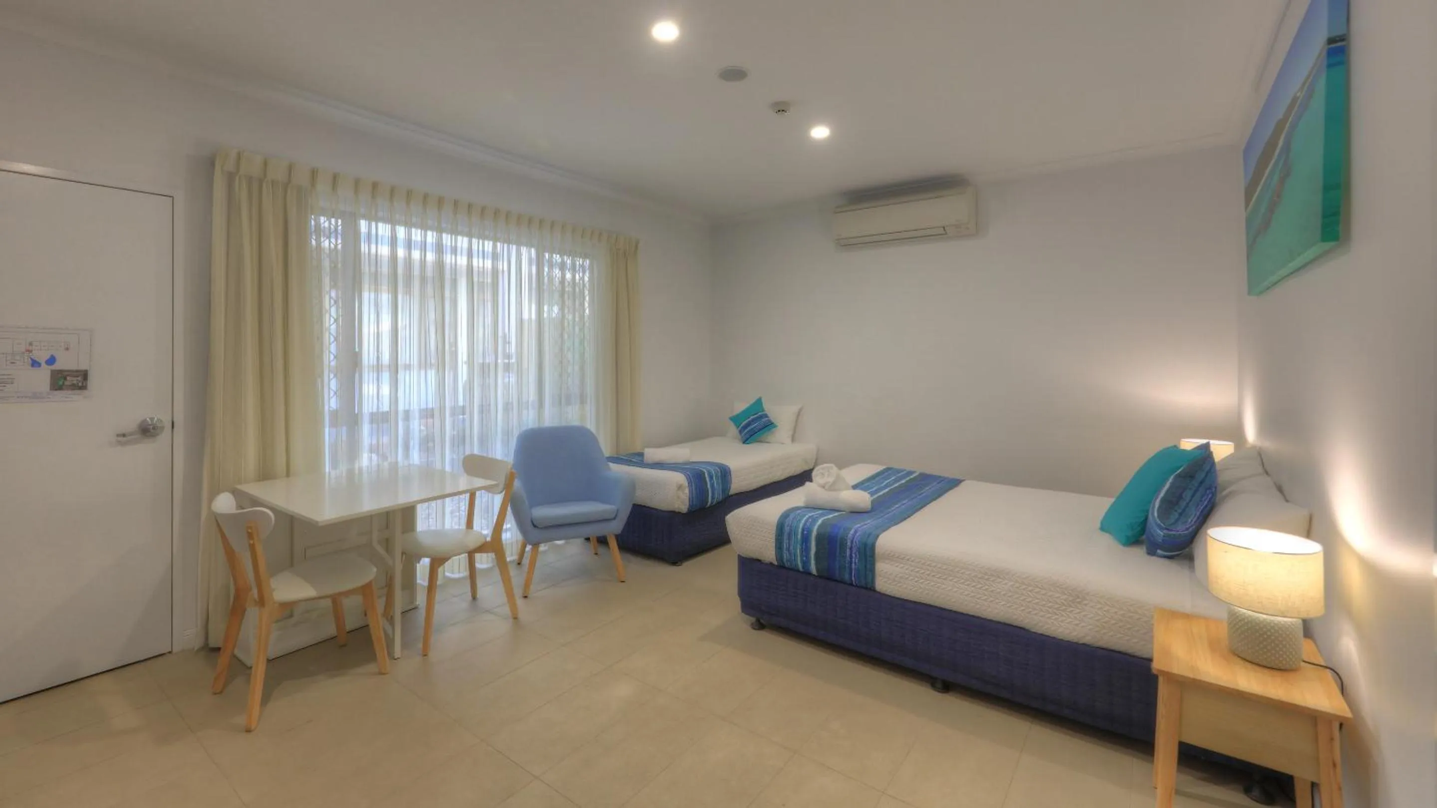 Photo of the whole room, Bed in Bay Air Motel