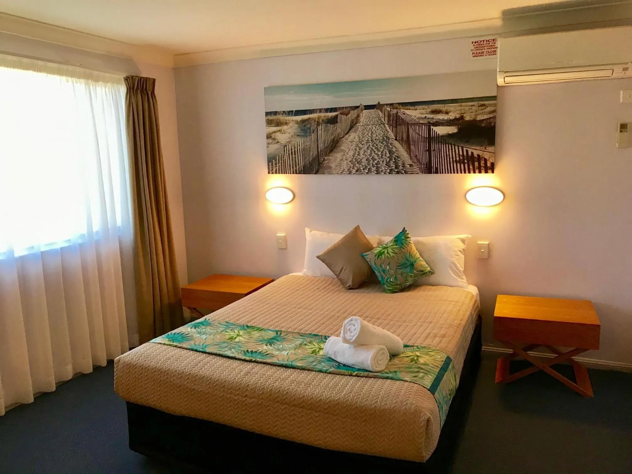 Bed in Bay Air Motel