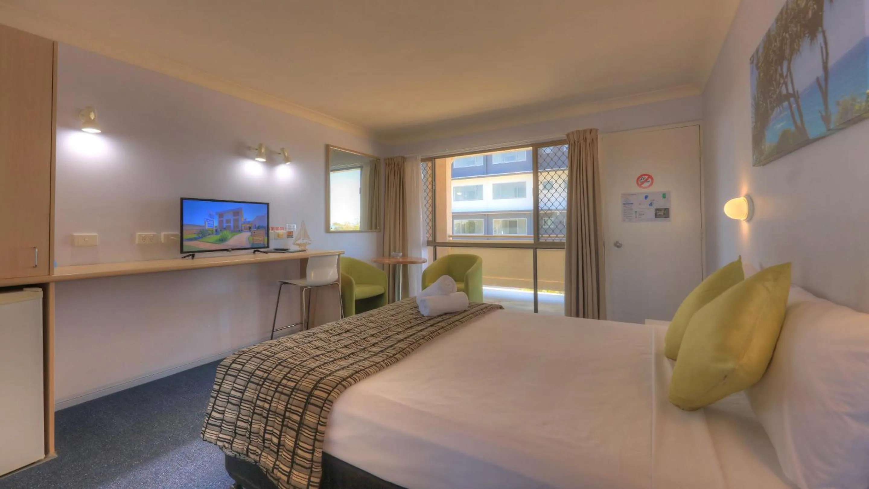 TV and multimedia, Bed in Bay Air Motel