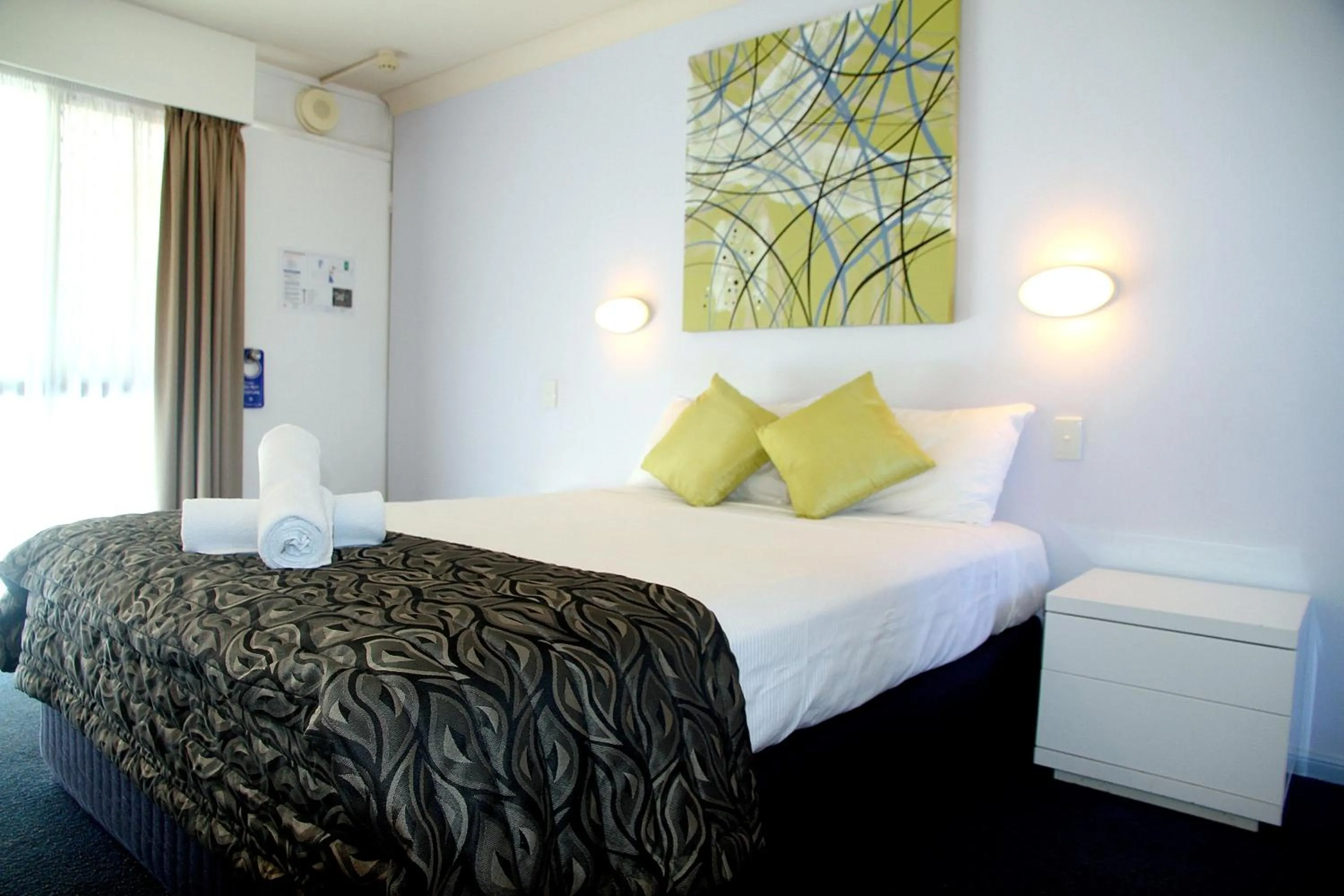 Bed in Bay Air Motel