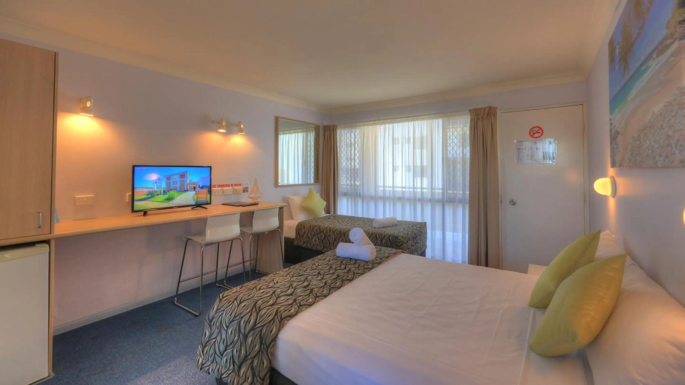 Photo of the whole room, Bed in Bay Air Motel