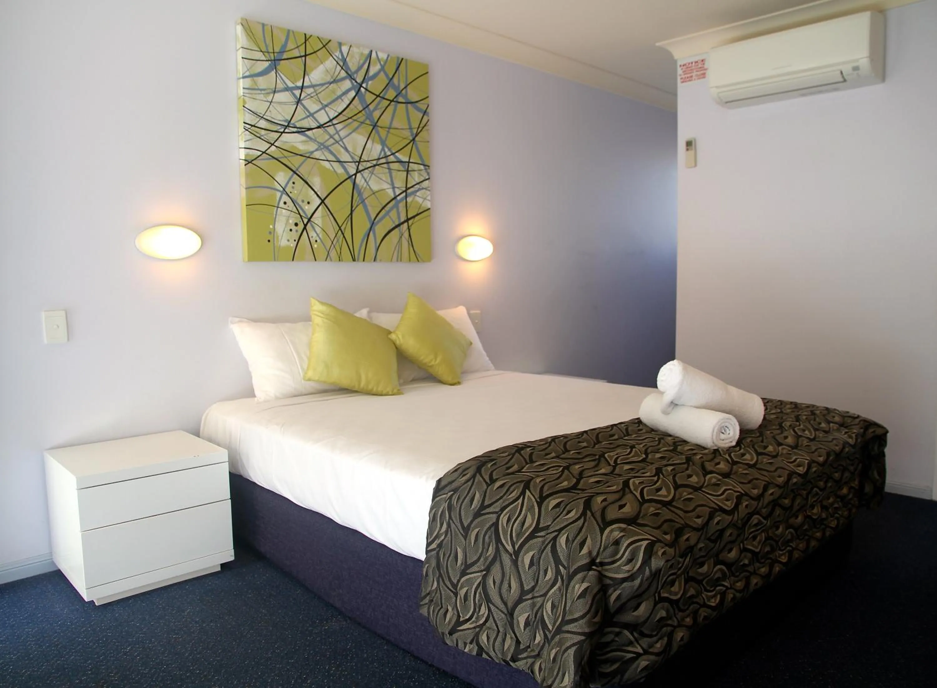 Bed in Bay Air Motel