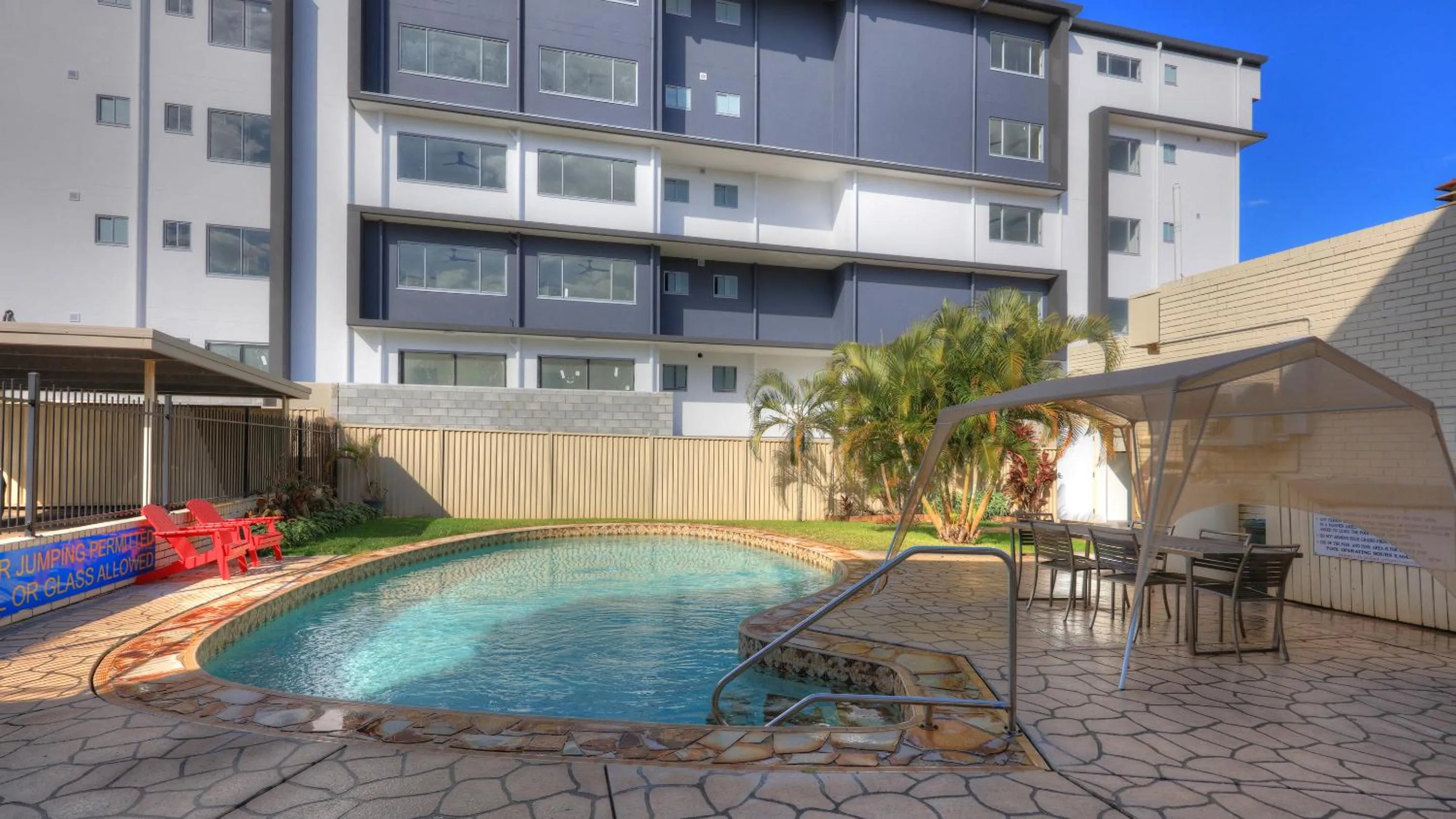 Property building in Bay Air Motel