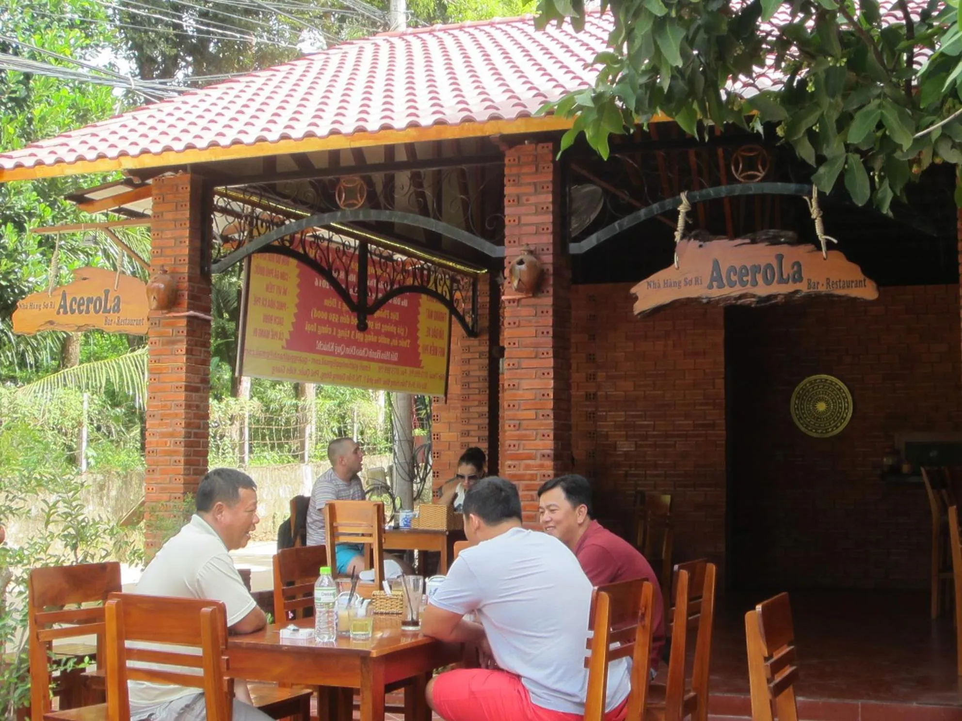 Restaurant/places to eat in Gia Thanh Phu Quoc Guest House