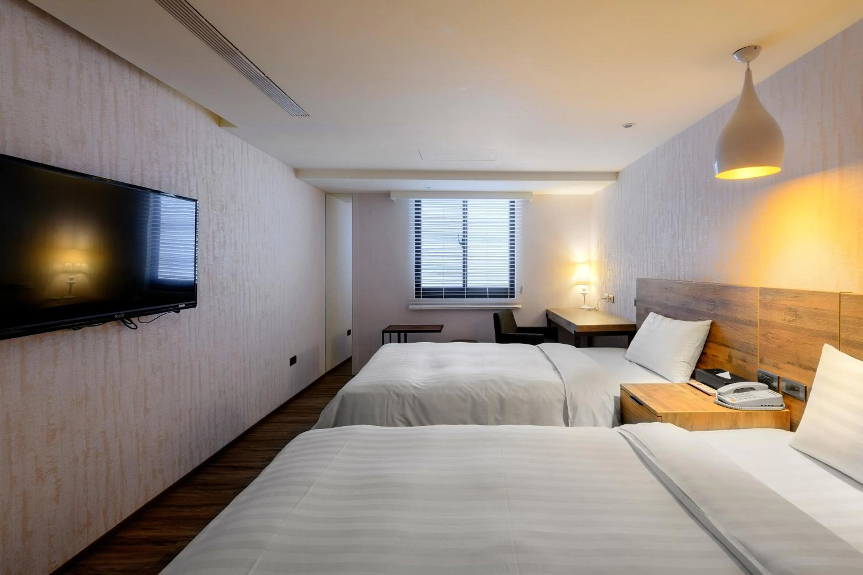 Bedroom, Bed in Lan Kwai Fong Garden Hotel