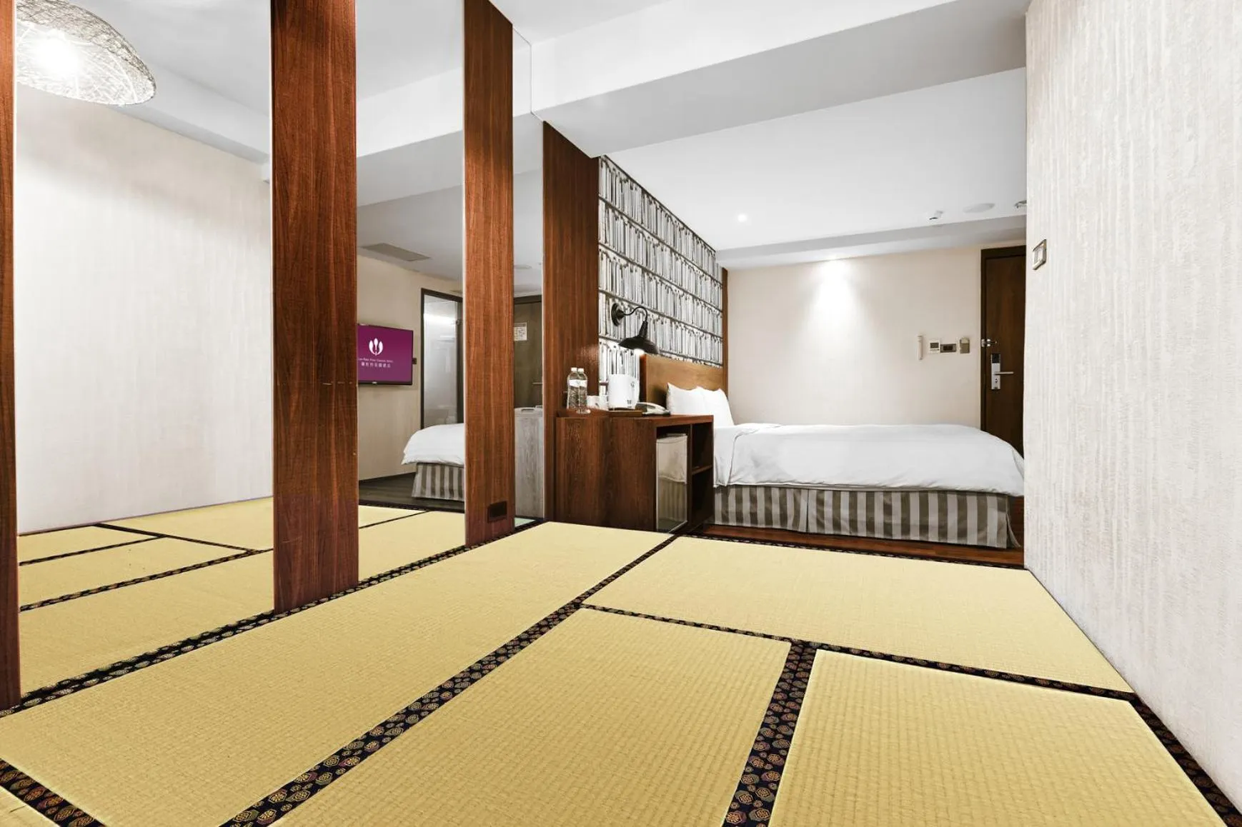 Bed in Lan Kwai Fong Garden Hotel