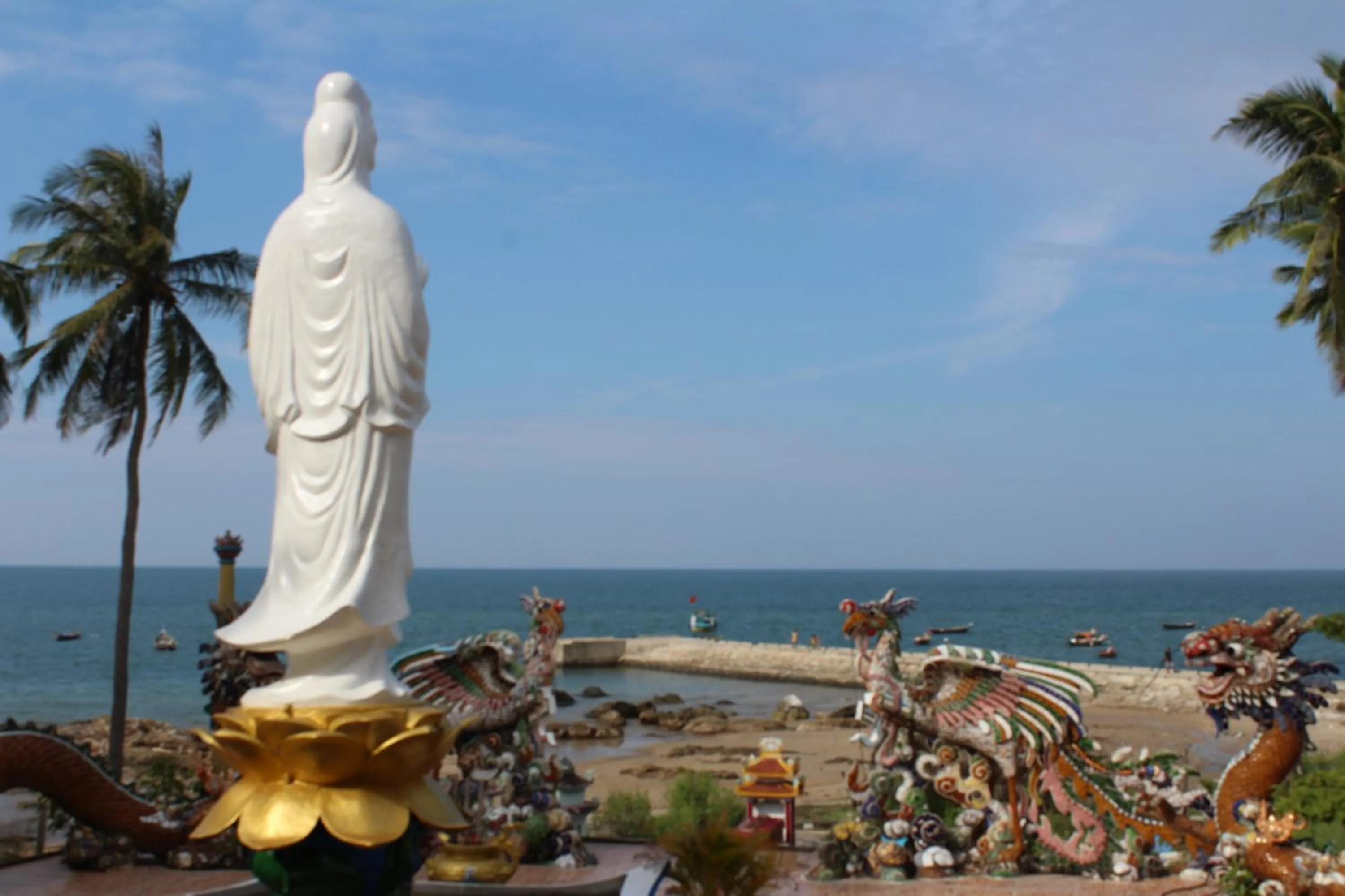 Property building in Cham Island Smiles Homestay