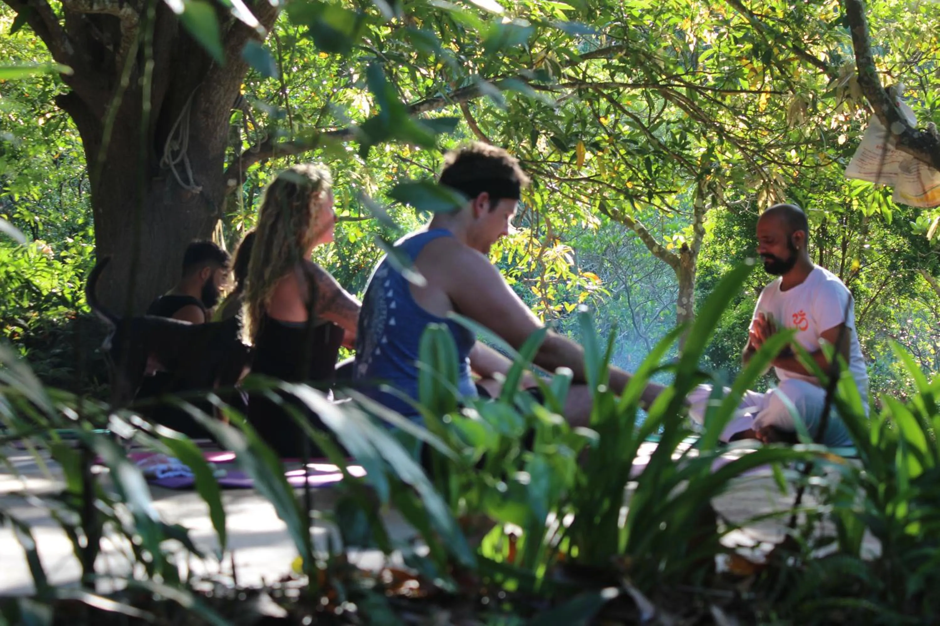 People in Cham Island Smiles Homestay