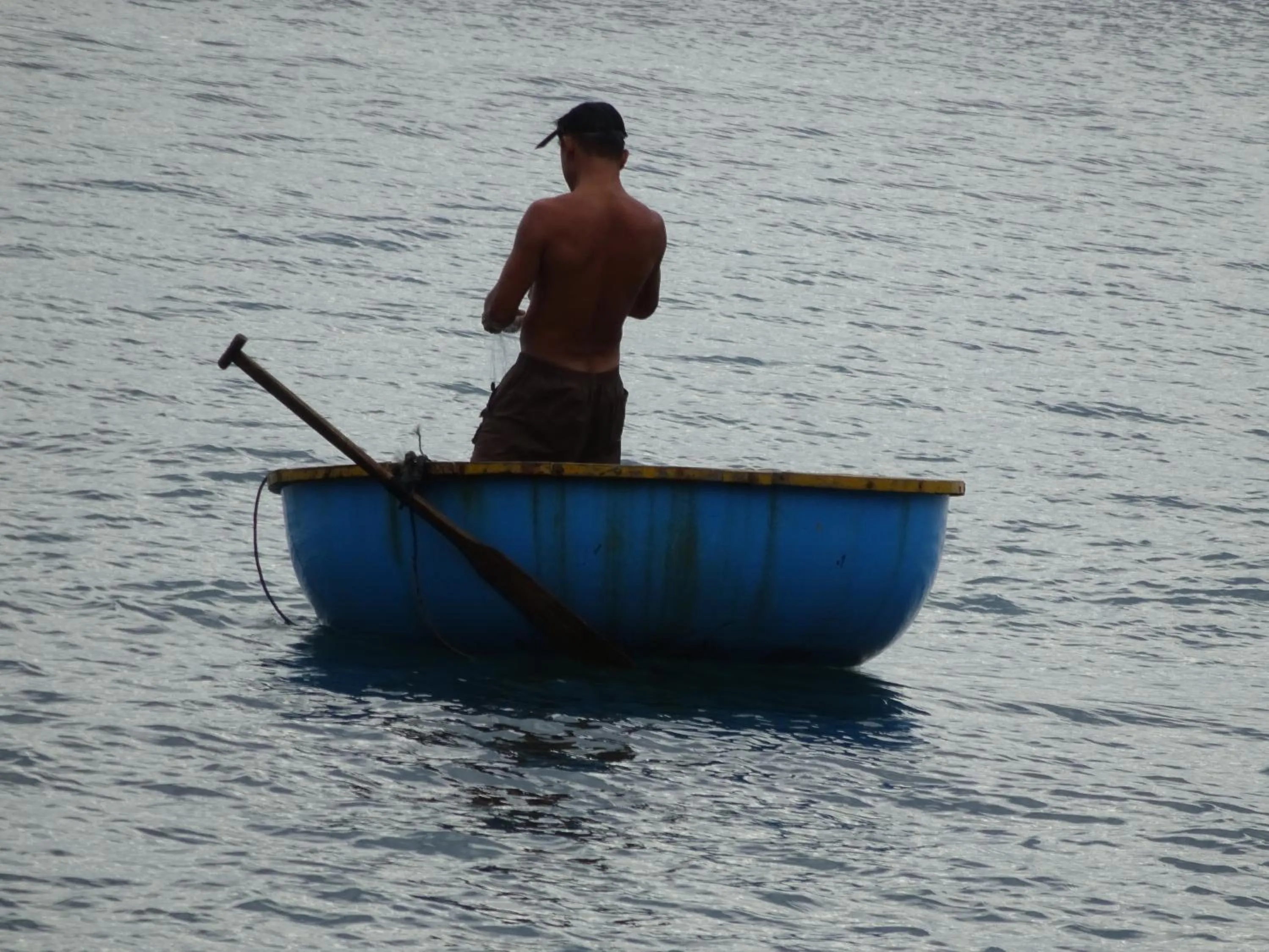 Fishing in Cham Island Smiles Homestay