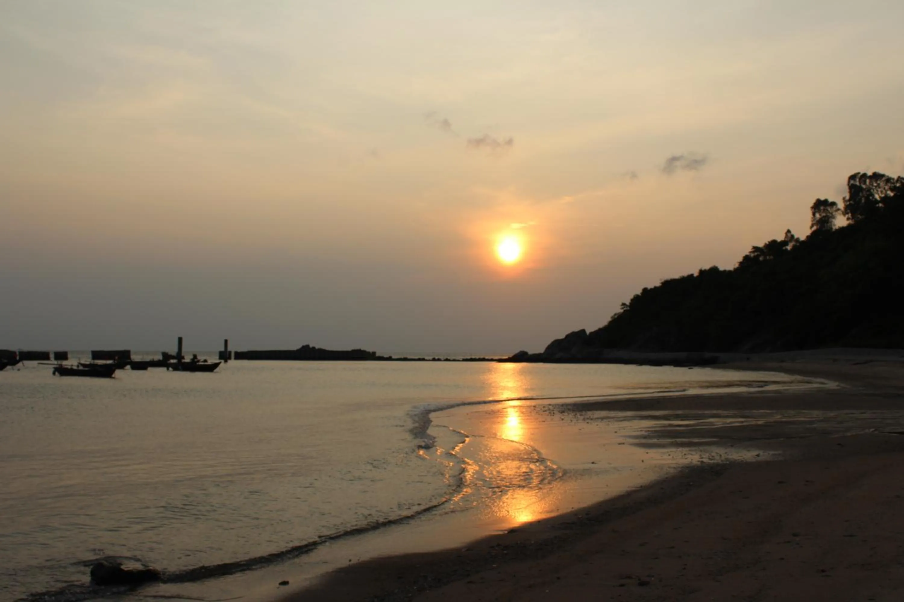 Property building in Cham Island Smiles Homestay