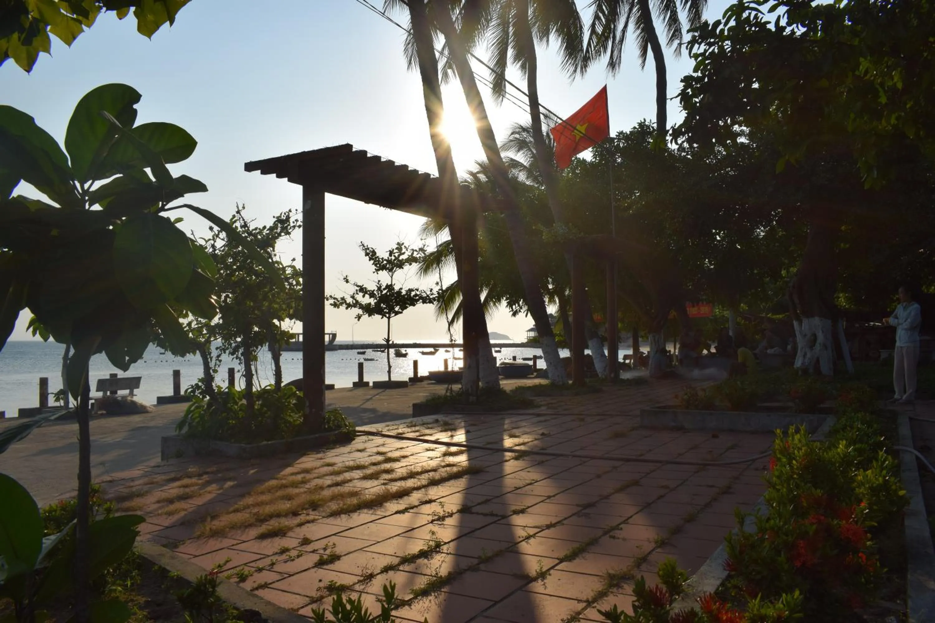 Garden in Cham Island Smiles Homestay