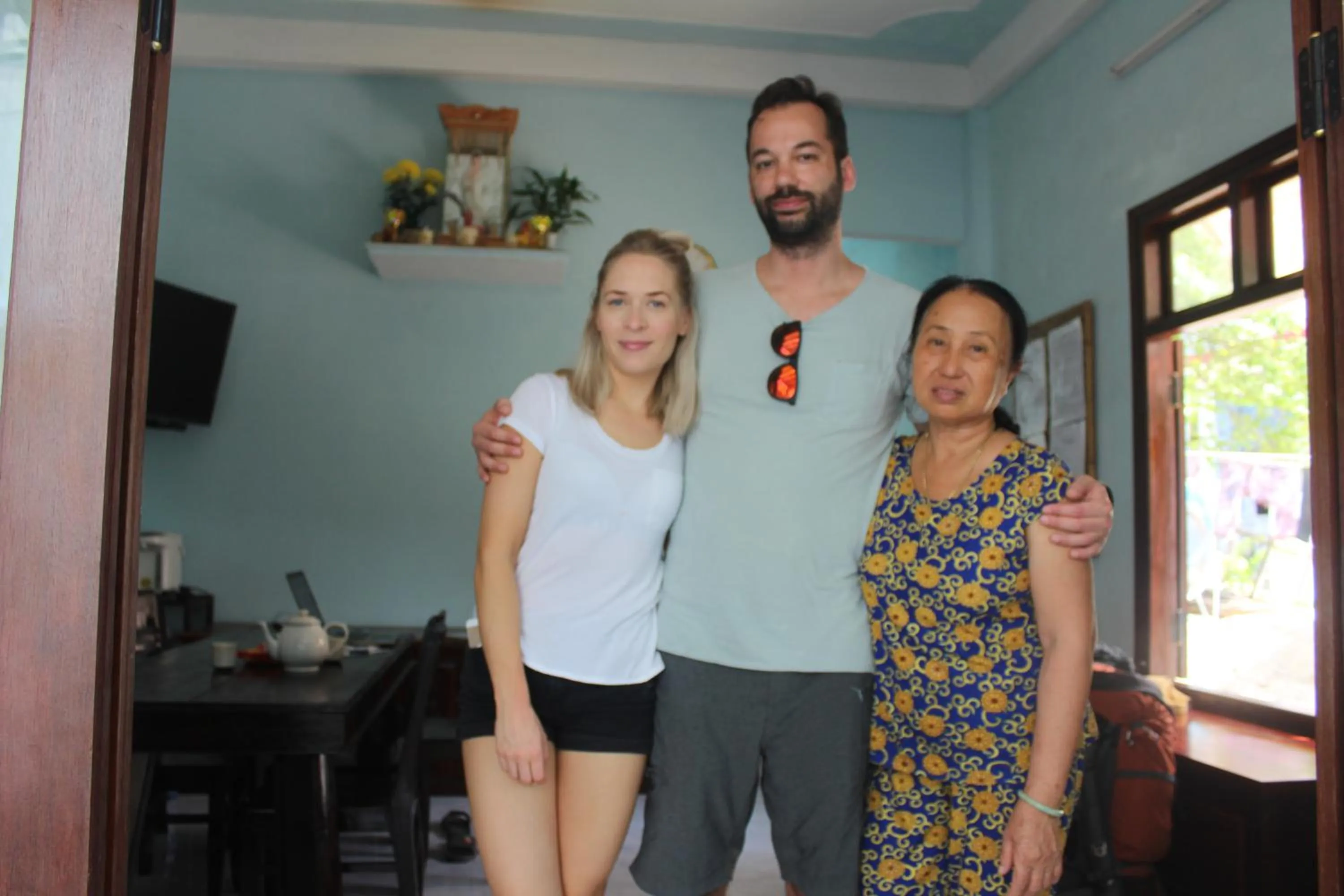 Guests in Cham Island Smiles Homestay