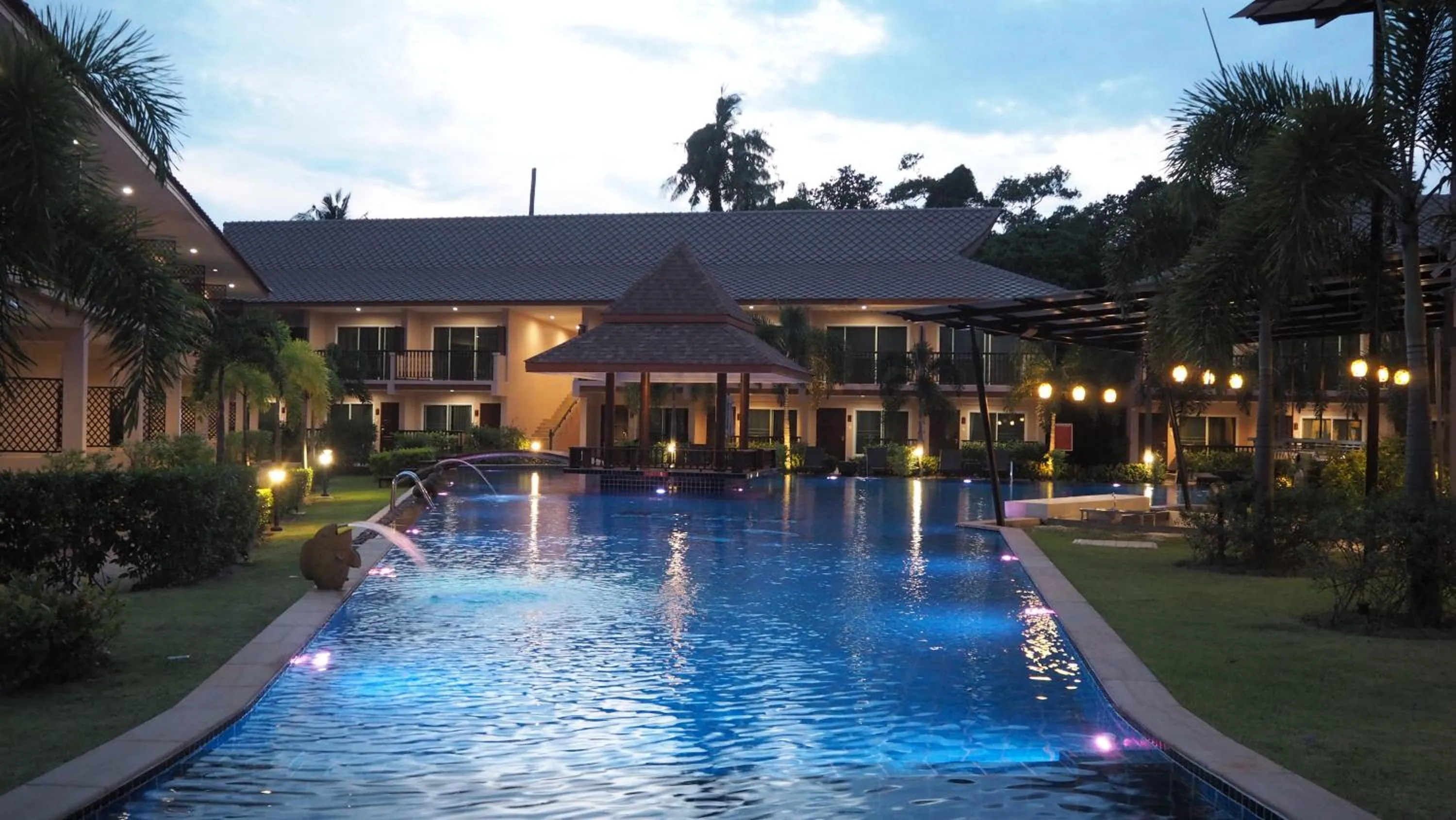 Area and facilities in Chivatara Resort Bang Tao Beach Phuket - SHA