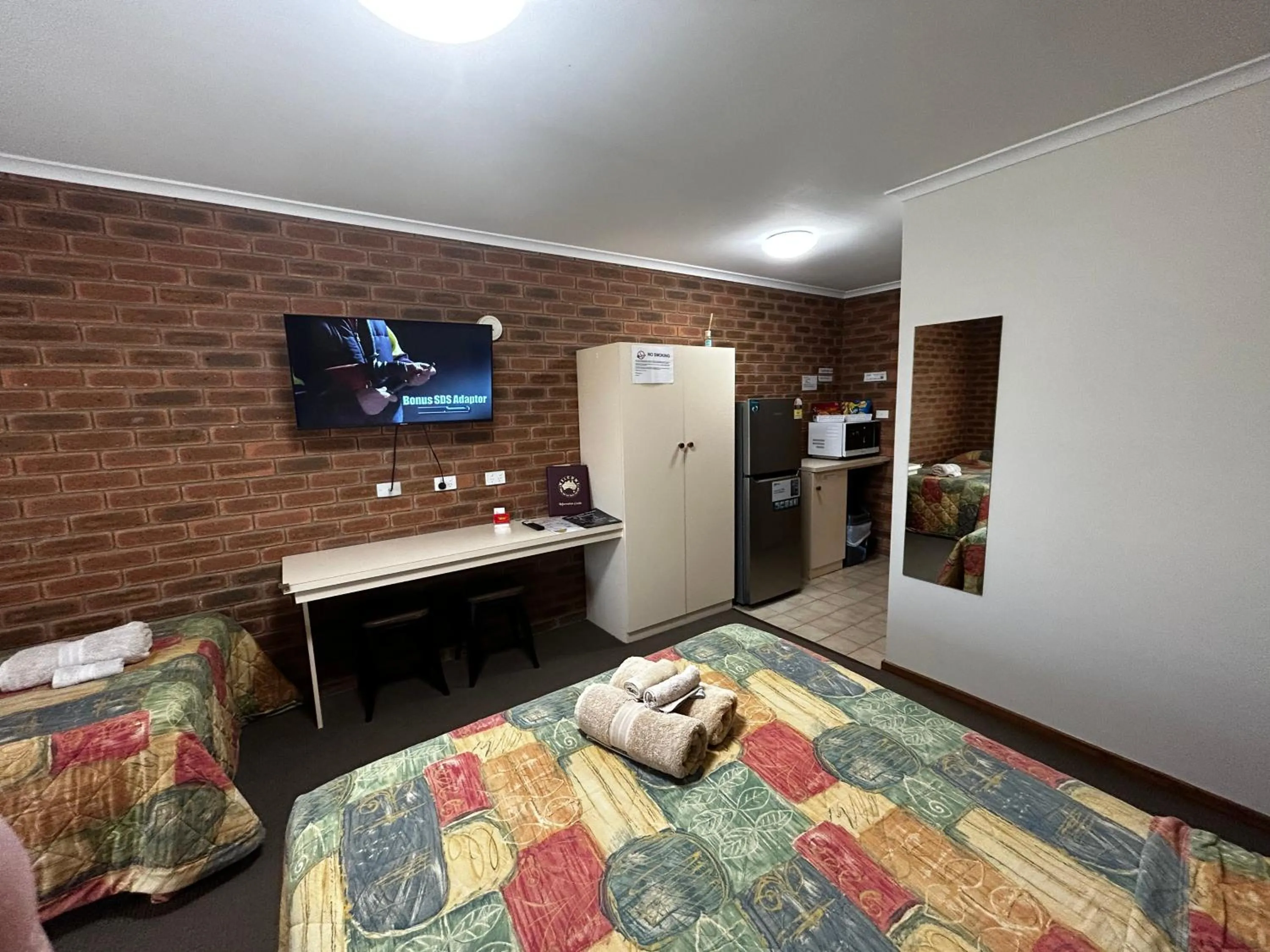 Bed in Balranald Colony Inn Motel