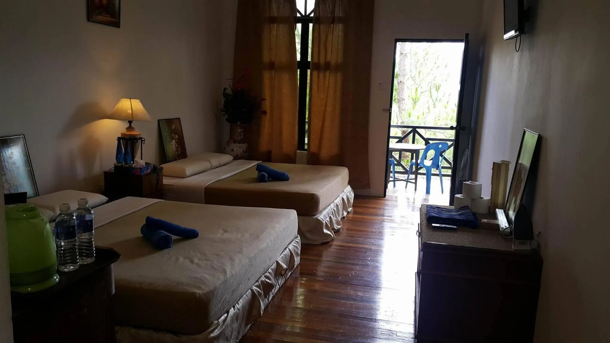 Bedroom, Bed in Crystal Hill R