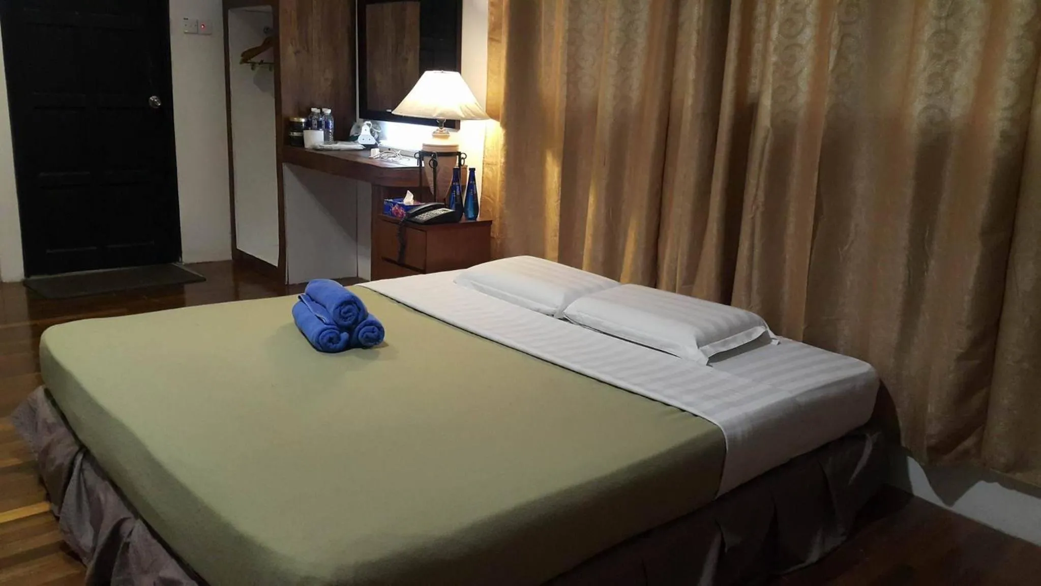 Bed in Crystal Hill R