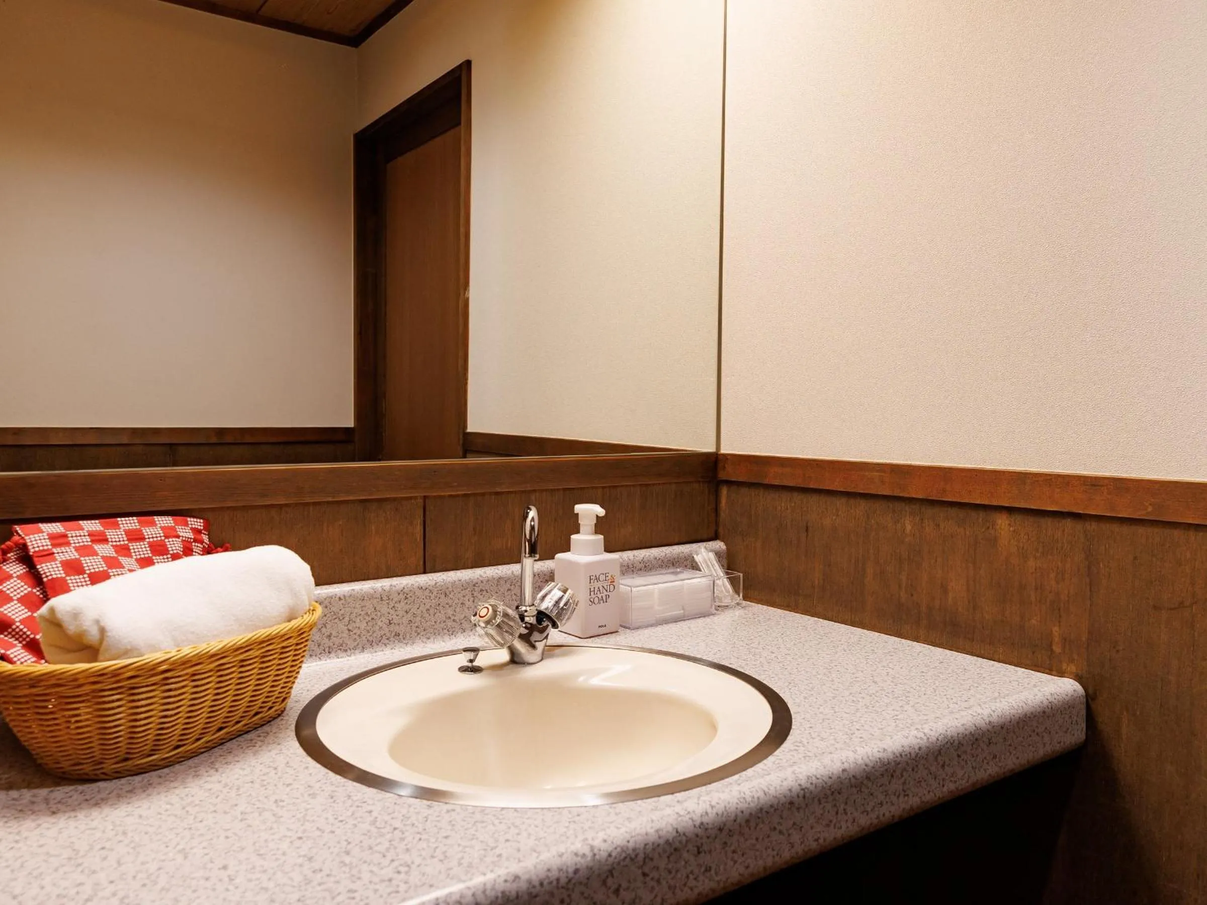 Photo of the whole room in Suwa Grand Shrine Kameya Inn