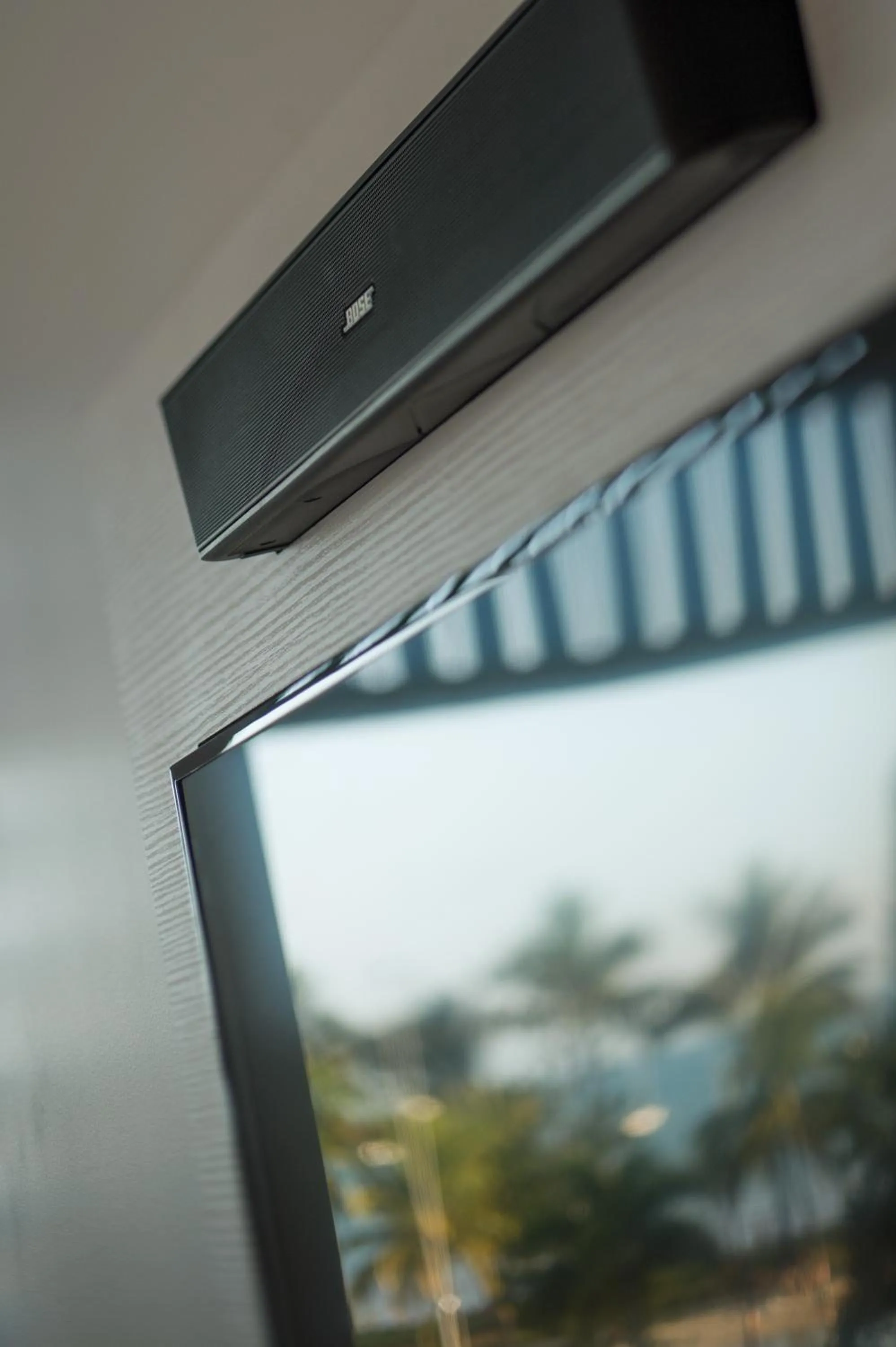 TV and multimedia in Heart Hotel and Gallery Whitsundays