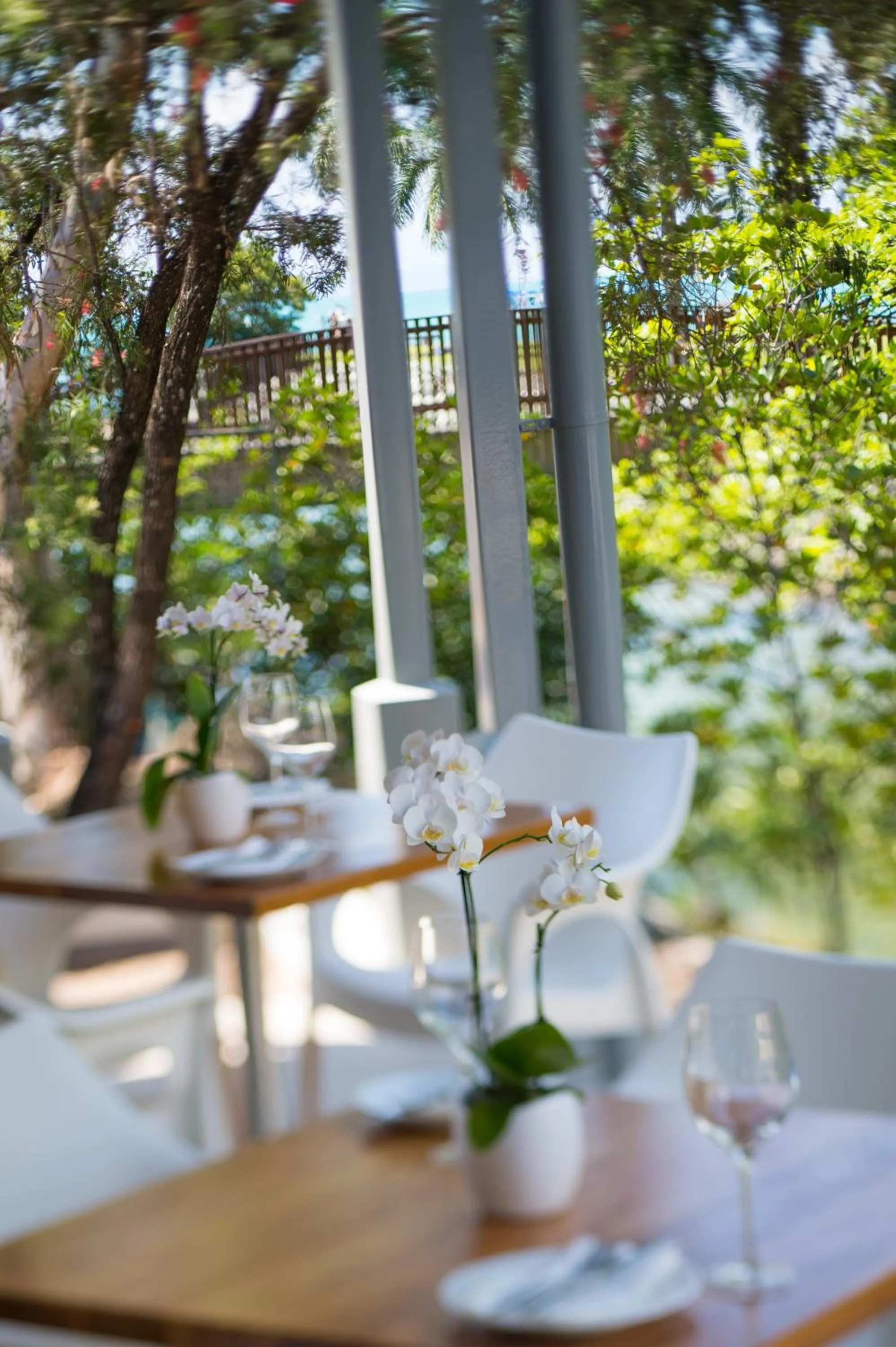 Restaurant/places to eat in Heart Hotel and Gallery Whitsundays