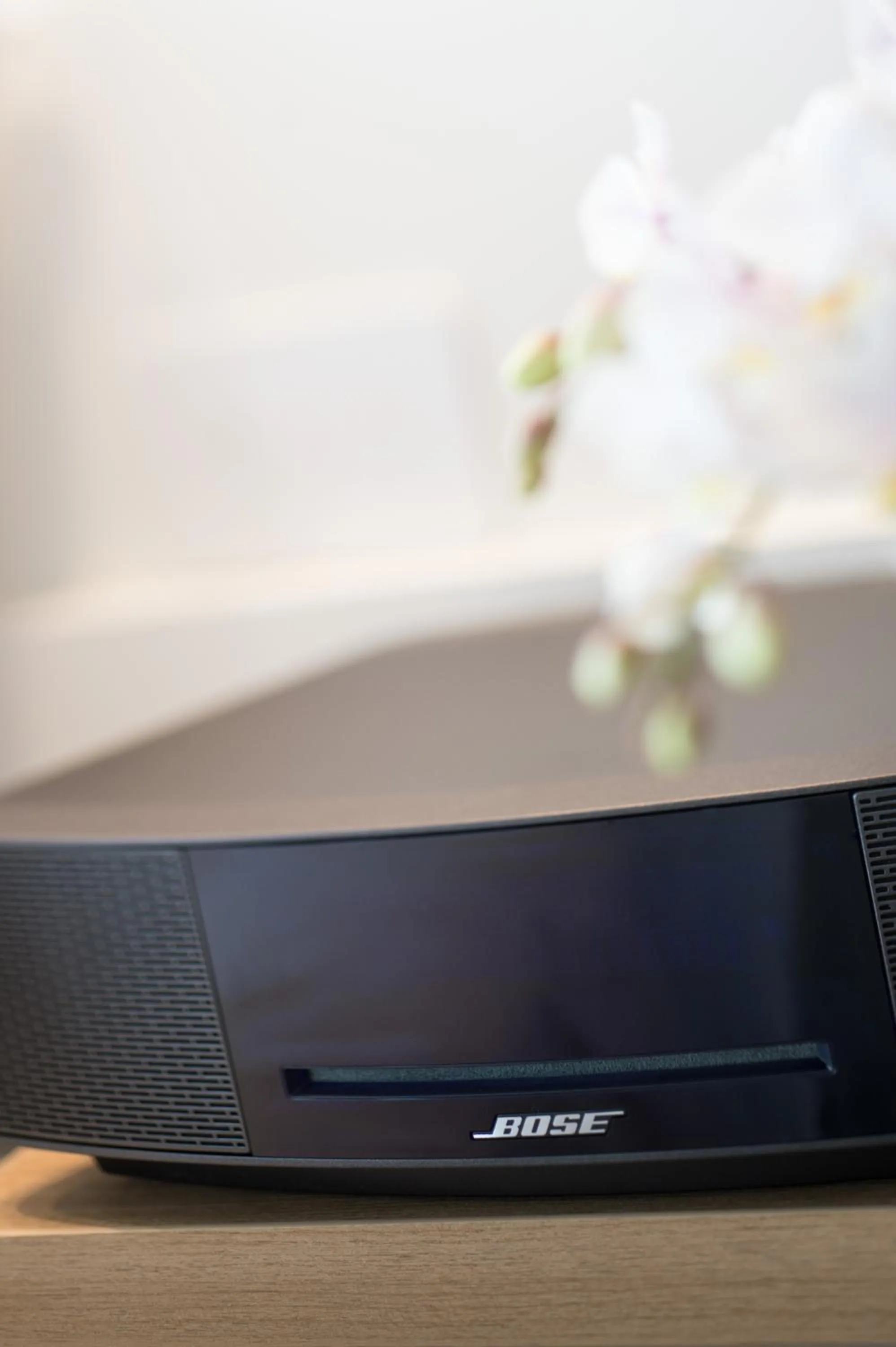 TV and multimedia in Heart Hotel and Gallery Whitsundays