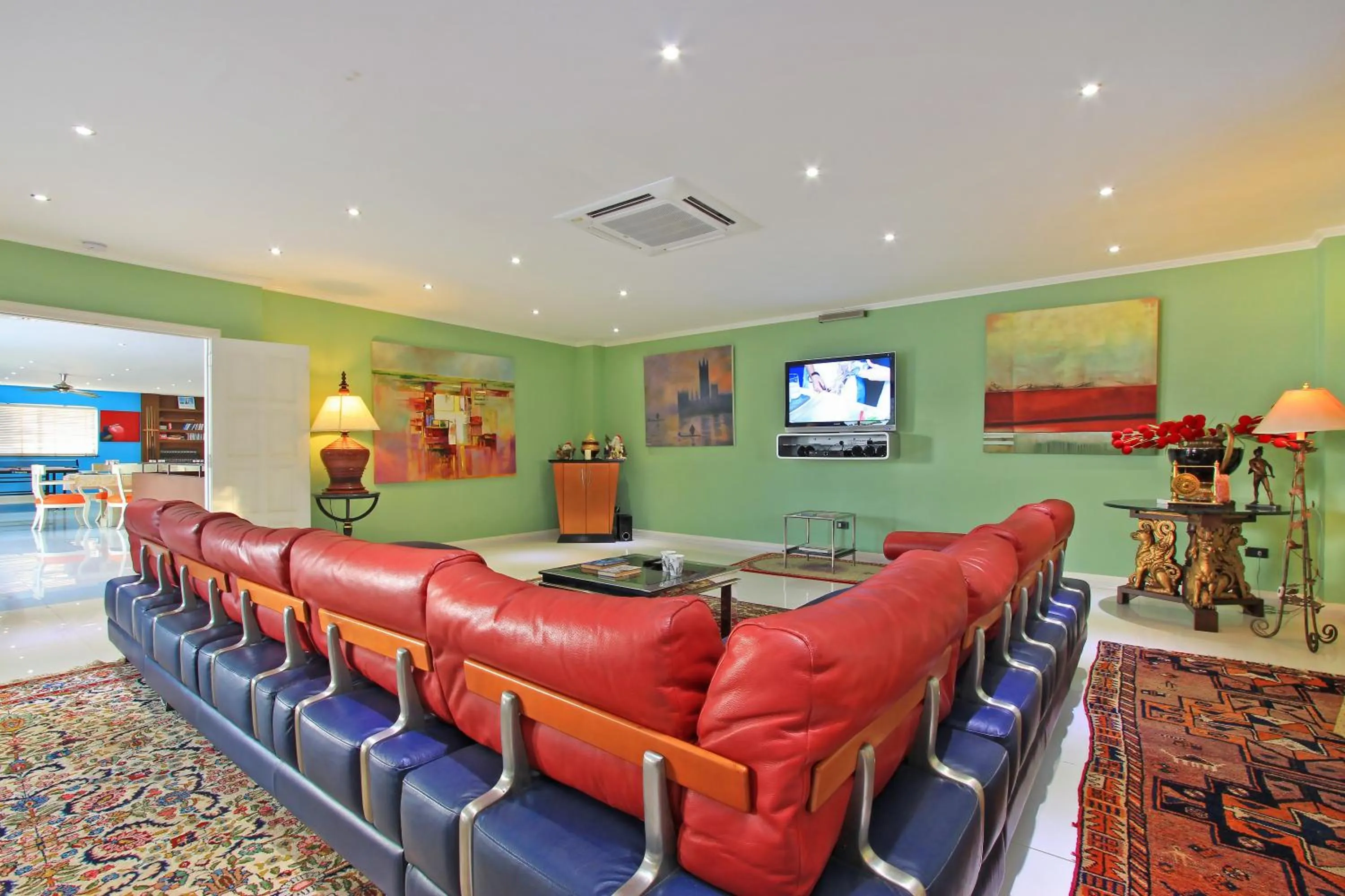 Communal lounge/ TV room in Sharrow Bay