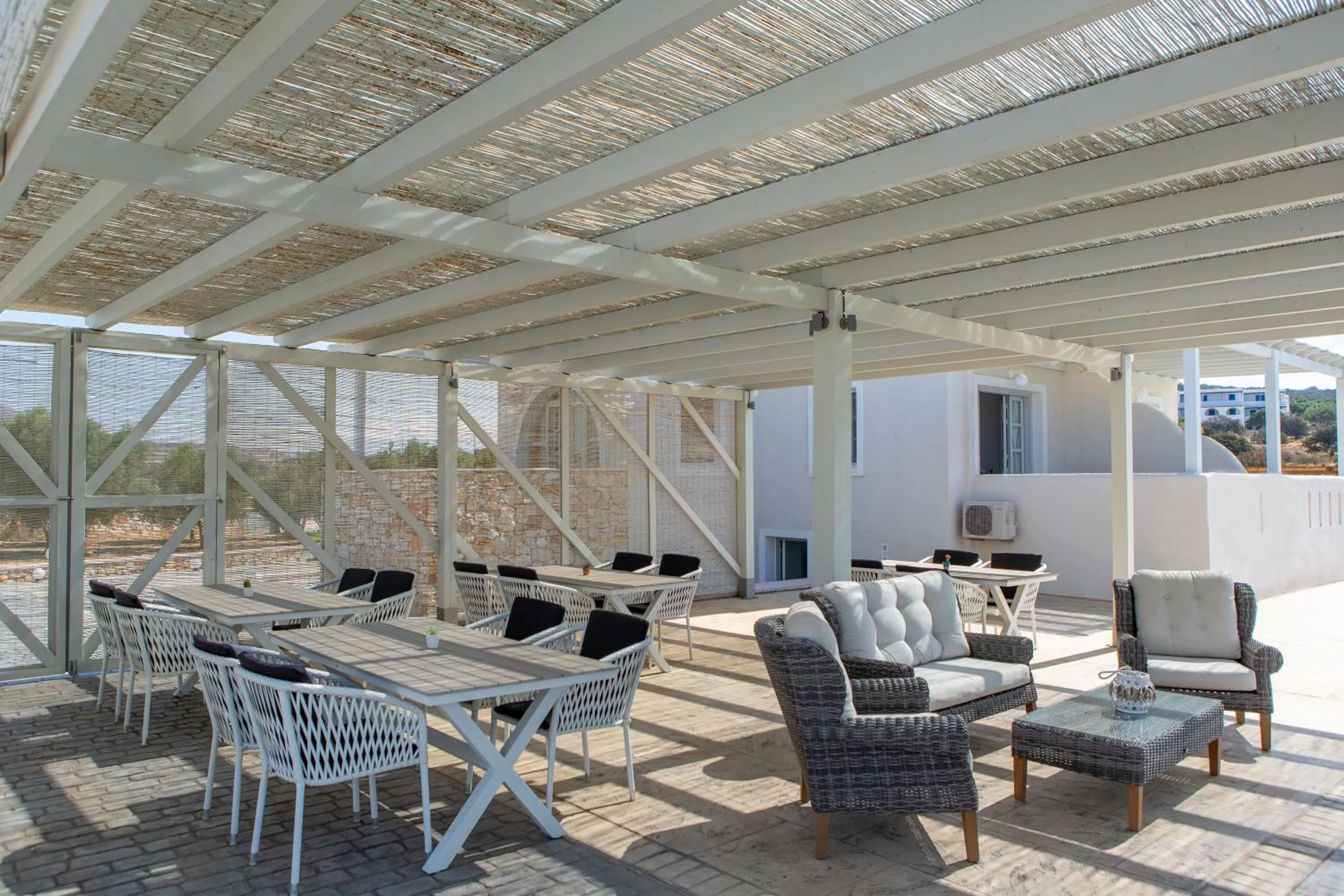 Restaurant/places to eat in Sun and Moon Villas