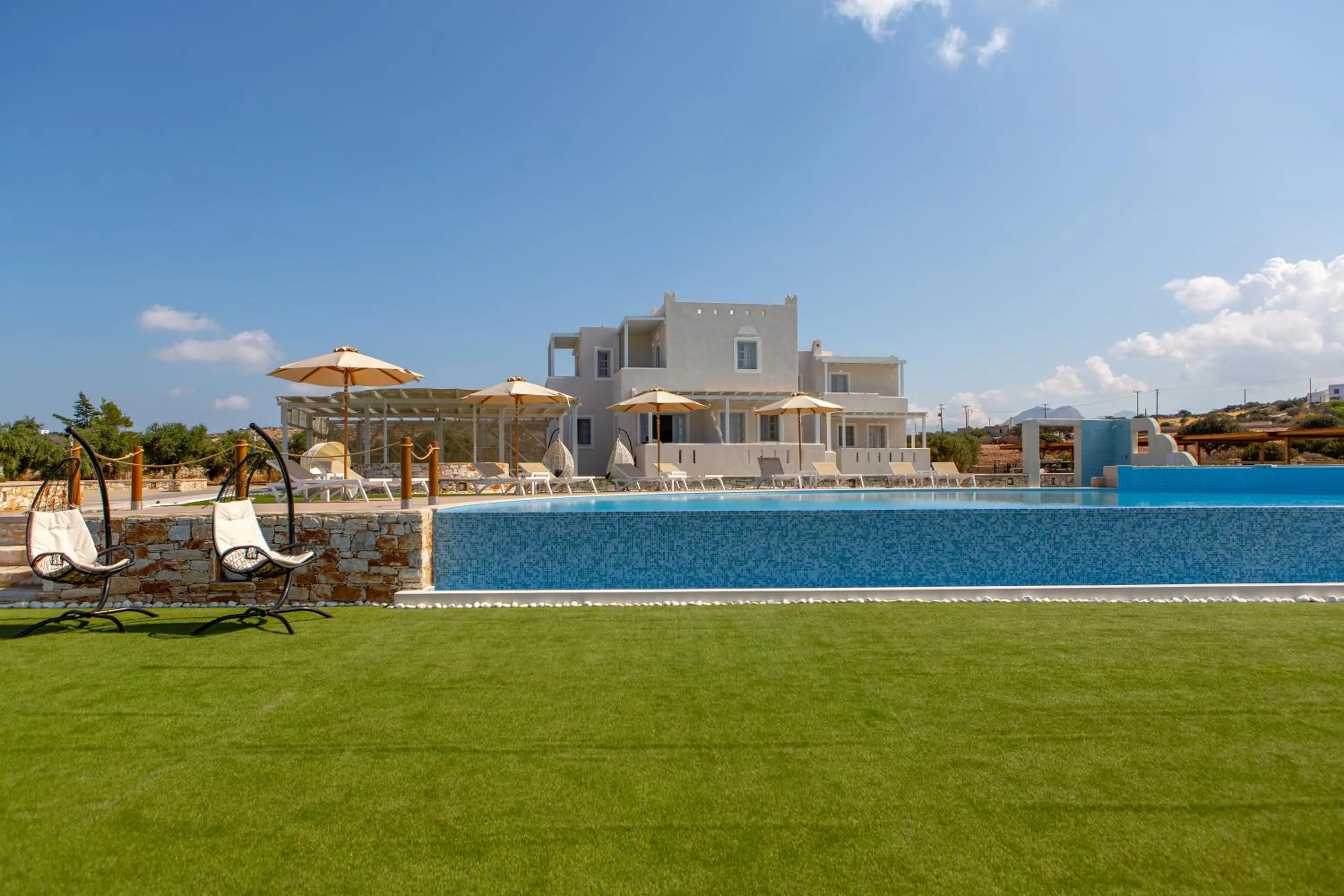 Swimming pool in Sun and Moon Villas