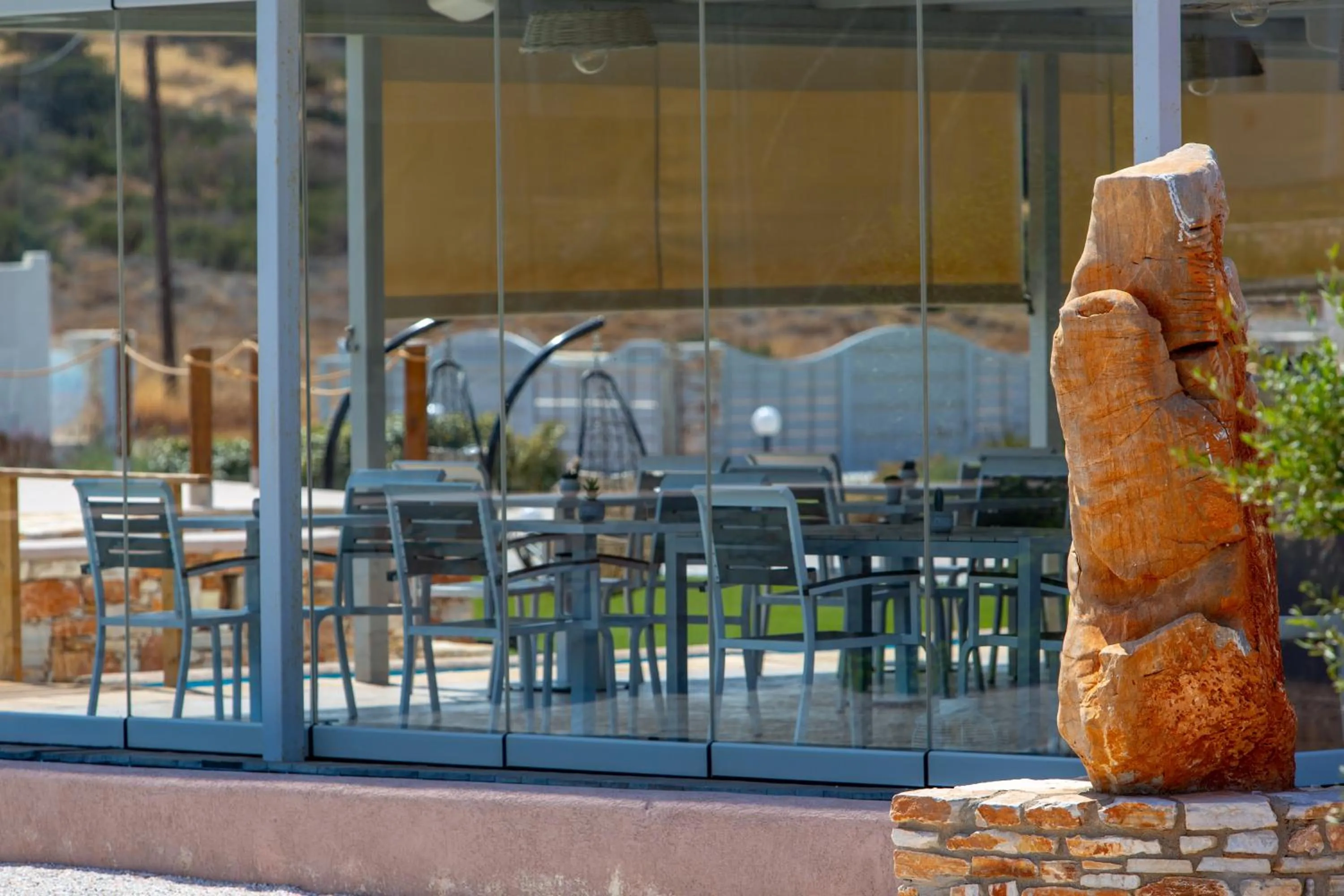 Restaurant/places to eat in Sun and Moon Villas