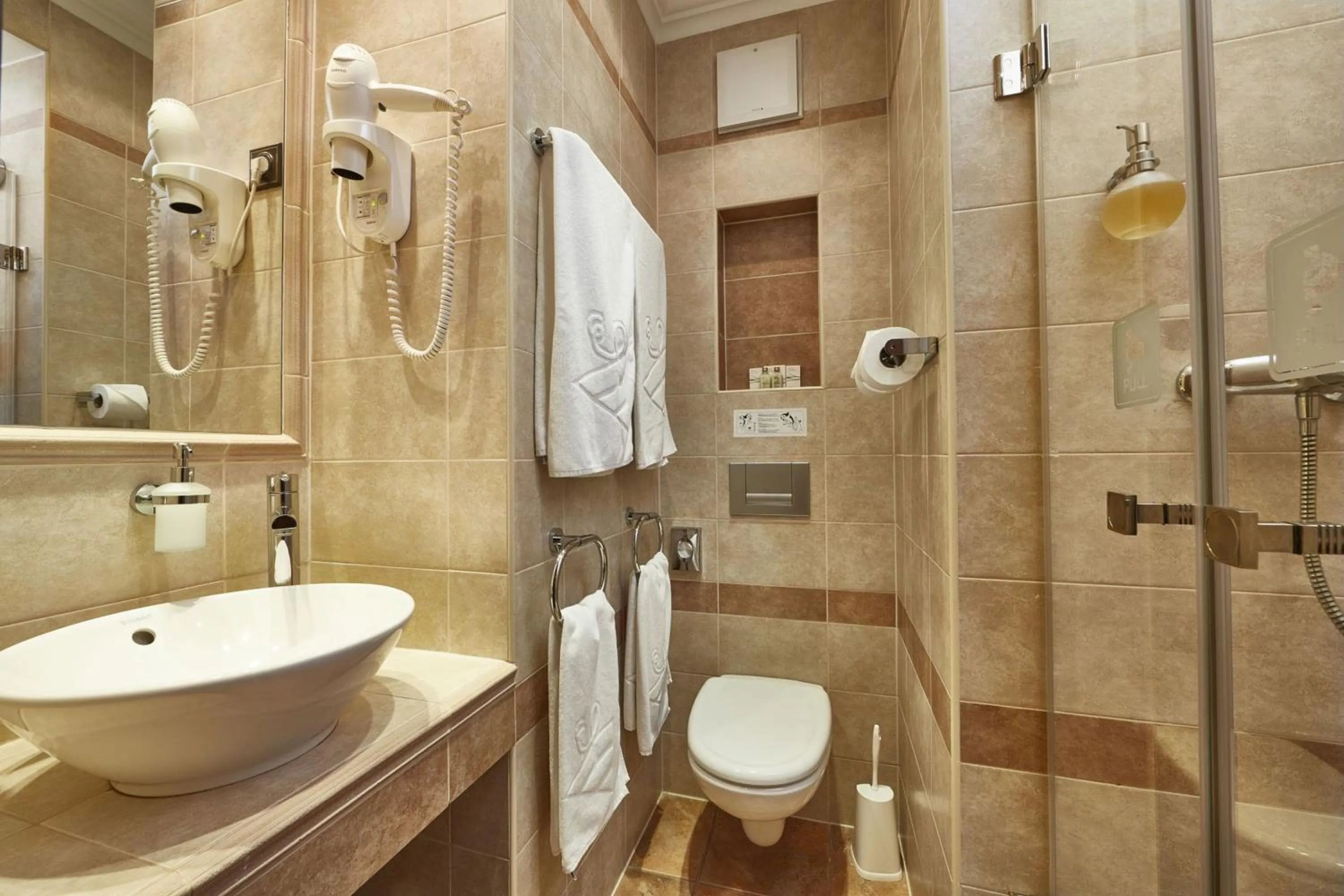 Bathroom in Budget Hotel Victoria