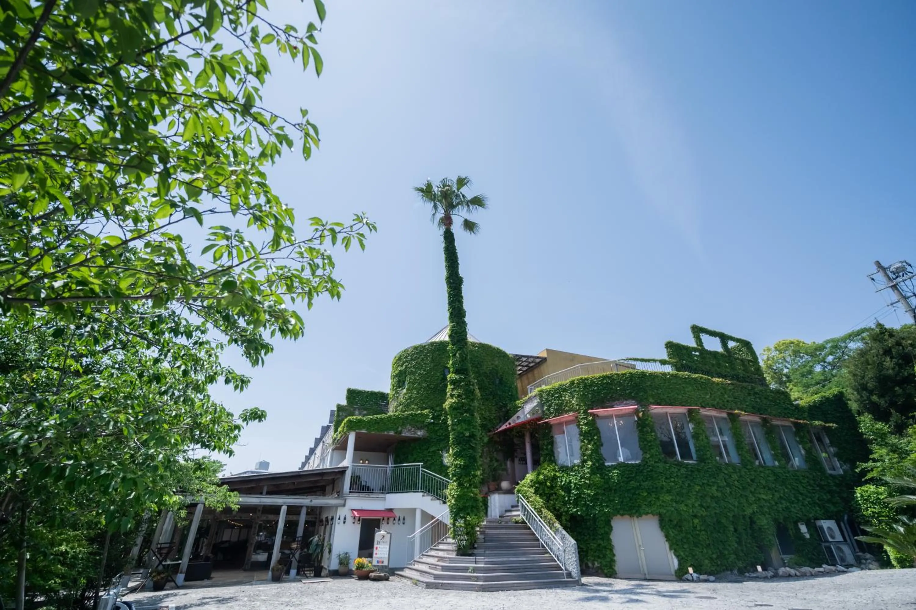 Property building in Resort Hotel Moana Coast