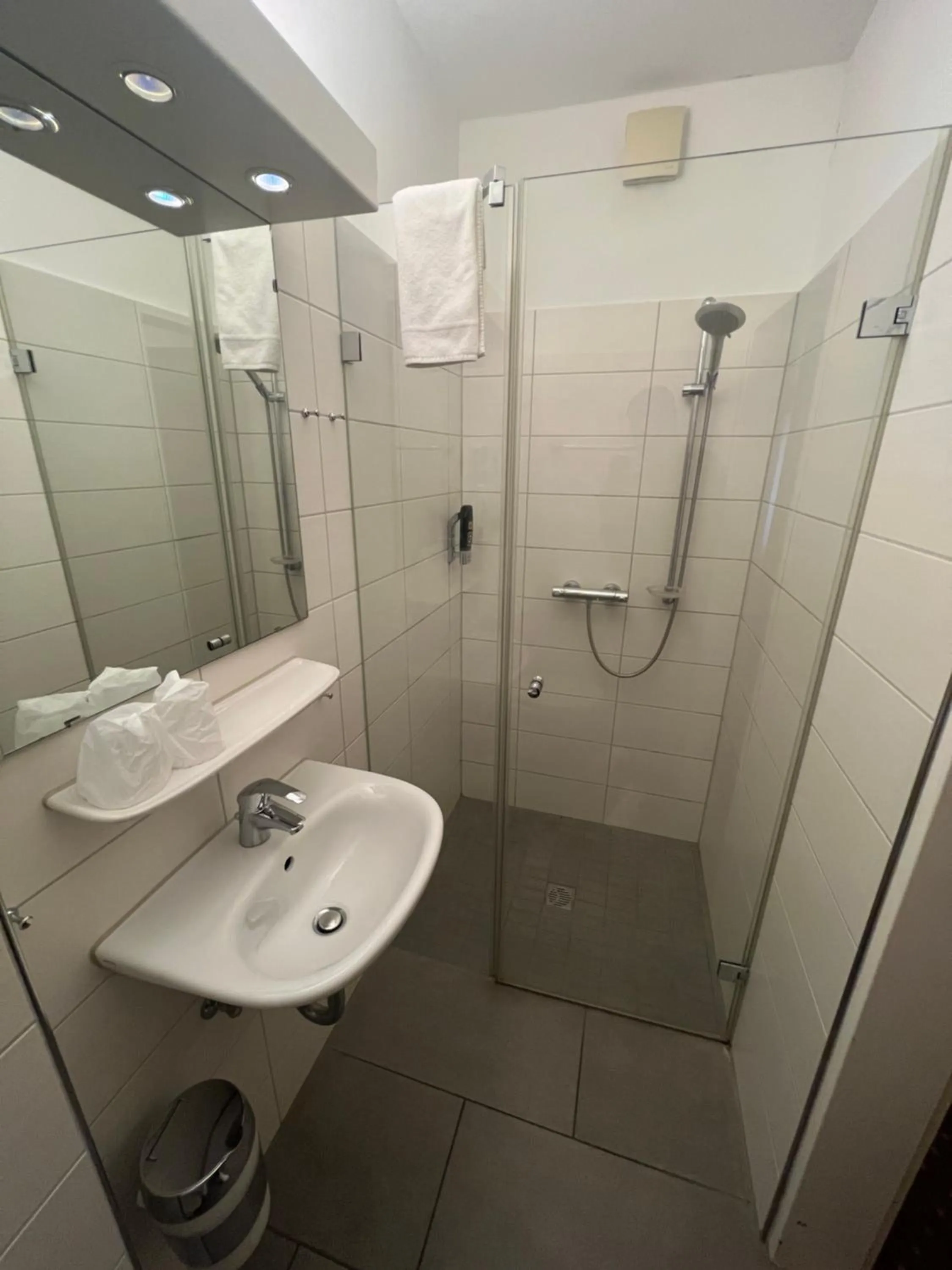 Shower in M&M Hotel - Seevetal