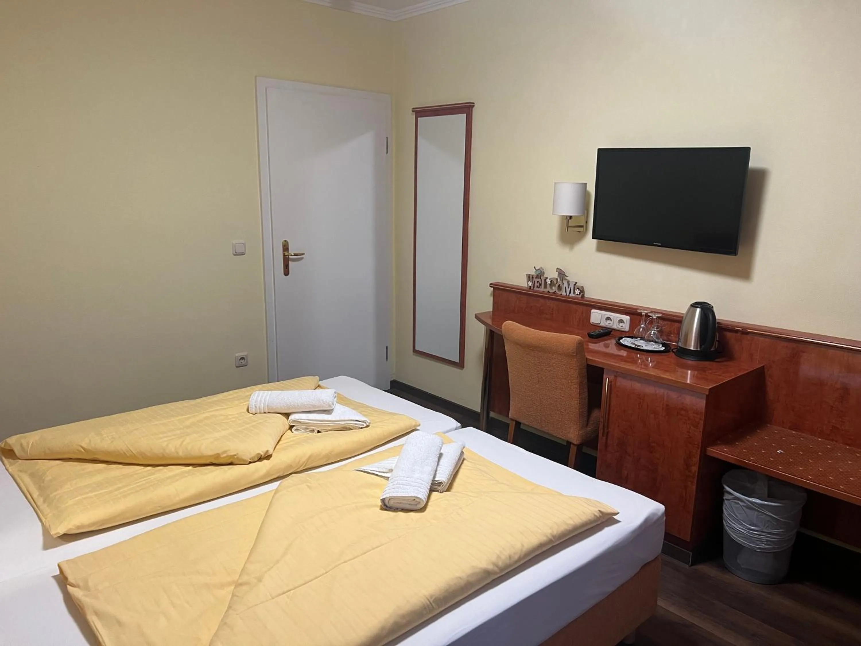 Bed in M&M Hotel - Seevetal