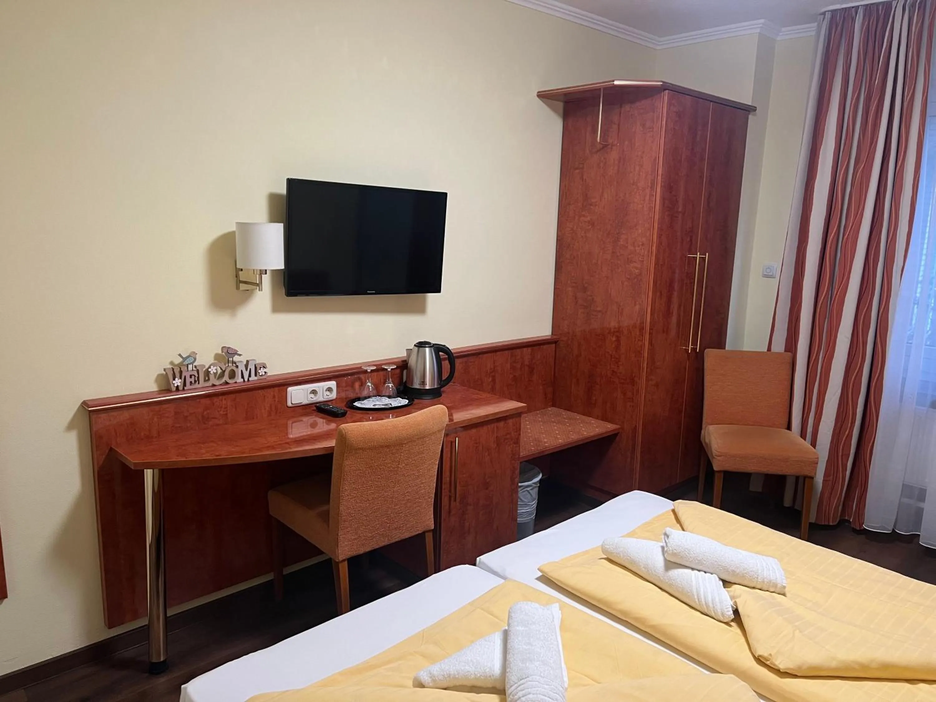 Bed in M&M Hotel - Seevetal