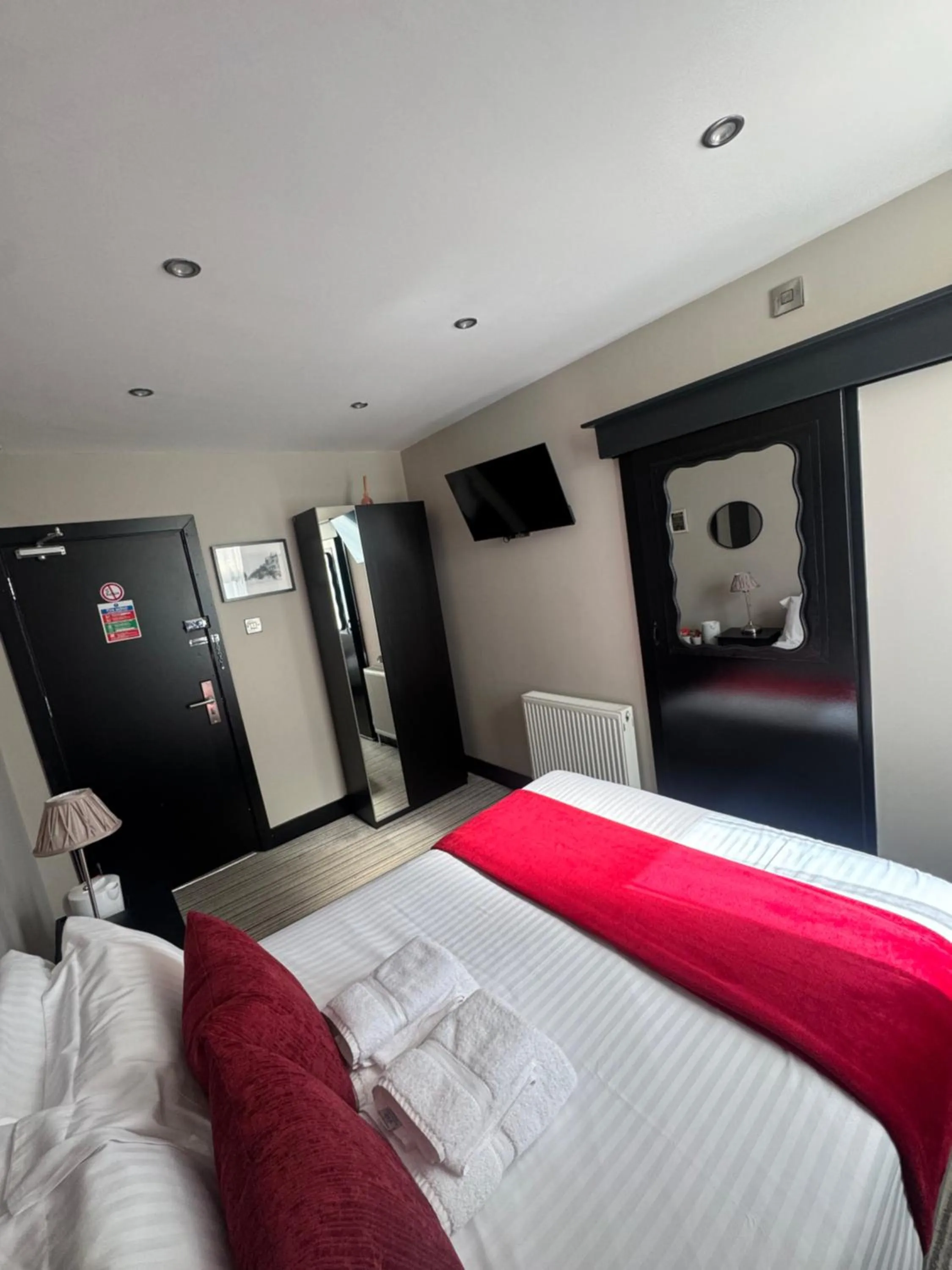 Bedroom, Bed in Sinclair's Rooms