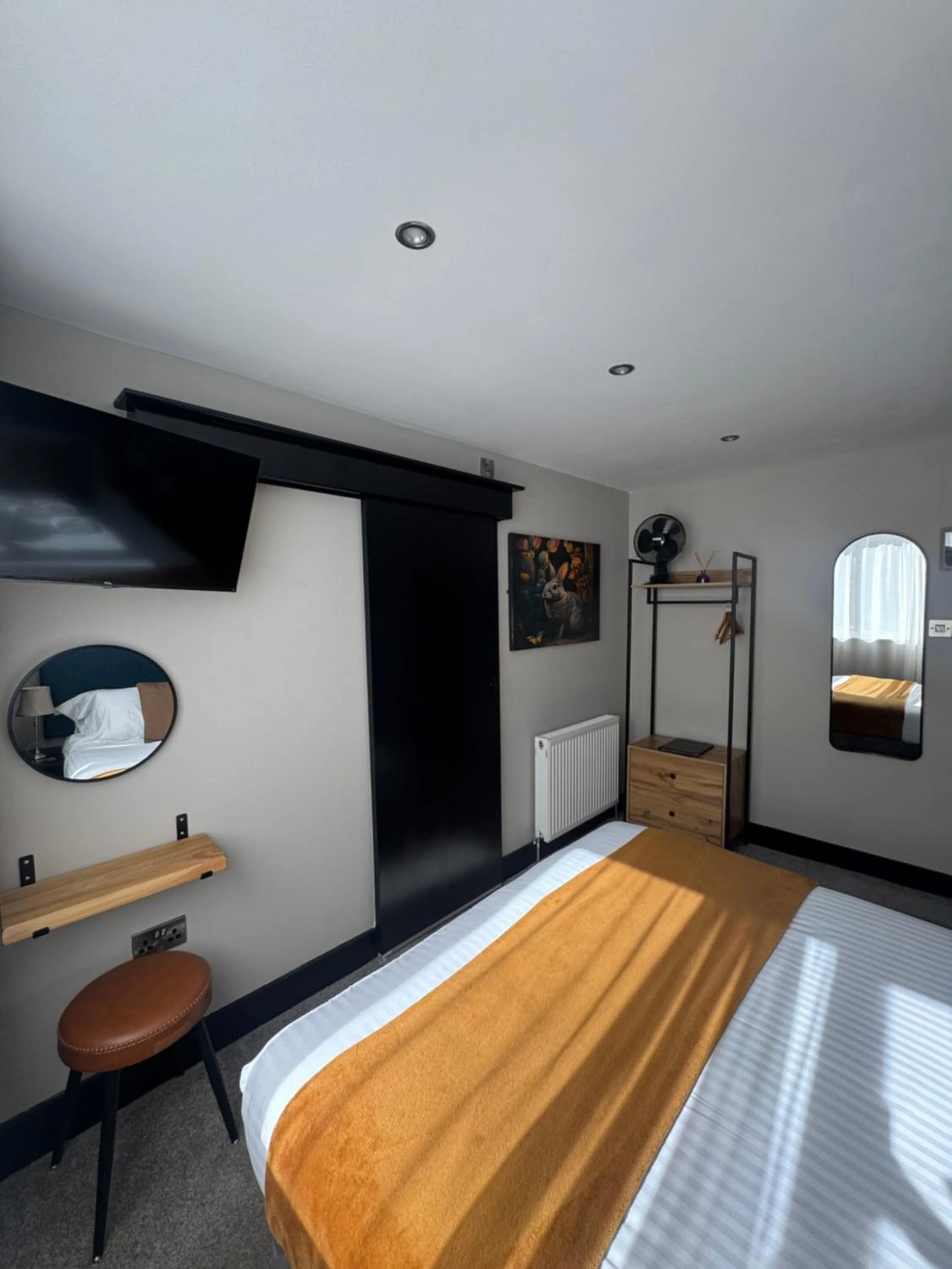 Bedroom, Bed in Sinclair's Rooms