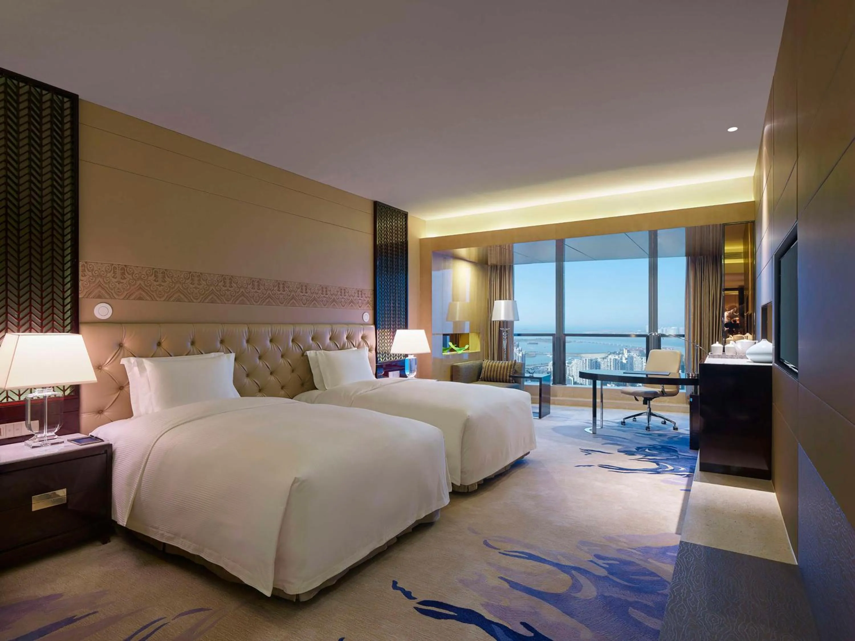 Bedroom, Bed in Hilton Haikou