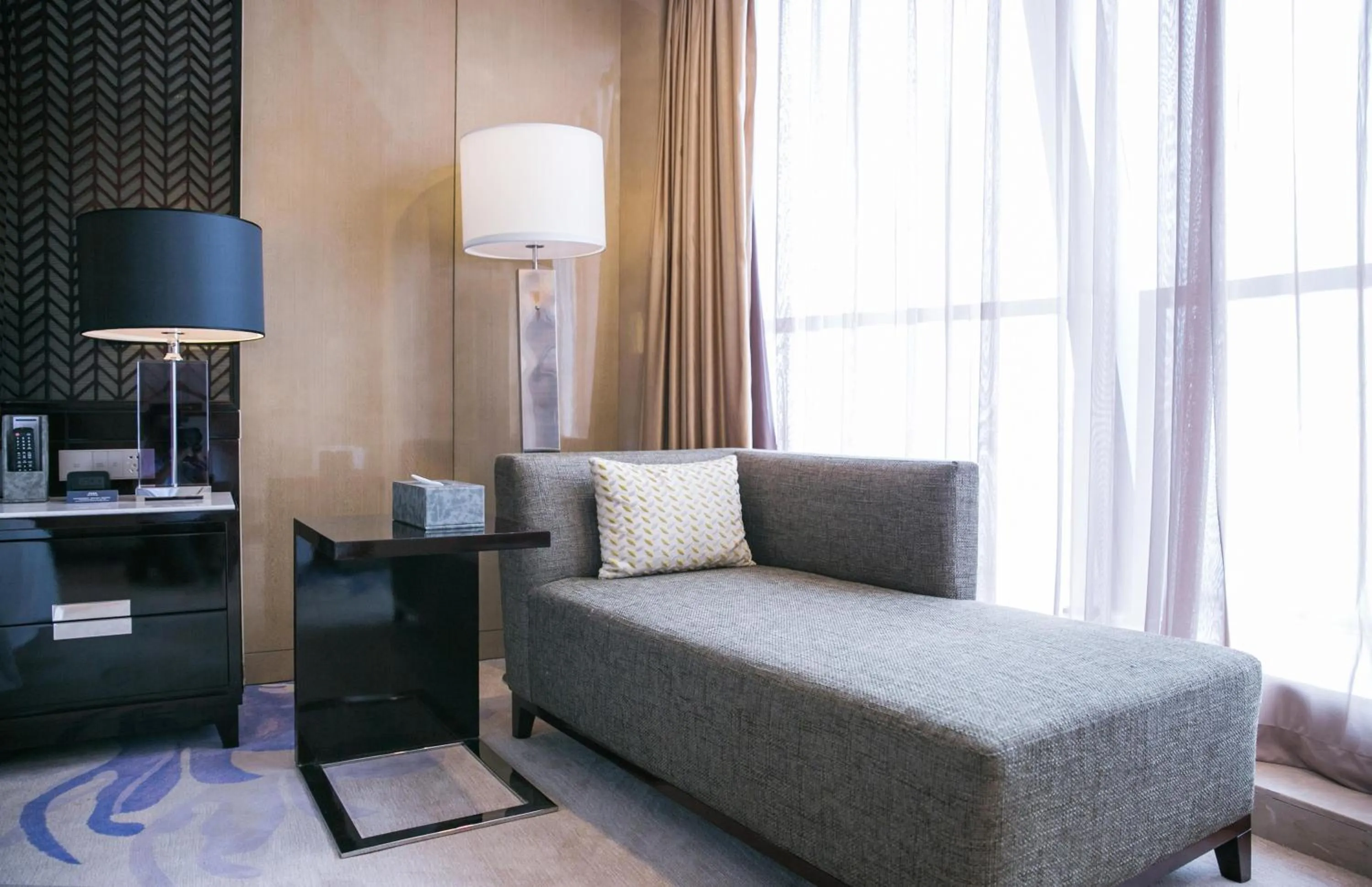 Living room, Bed in Hilton Haikou