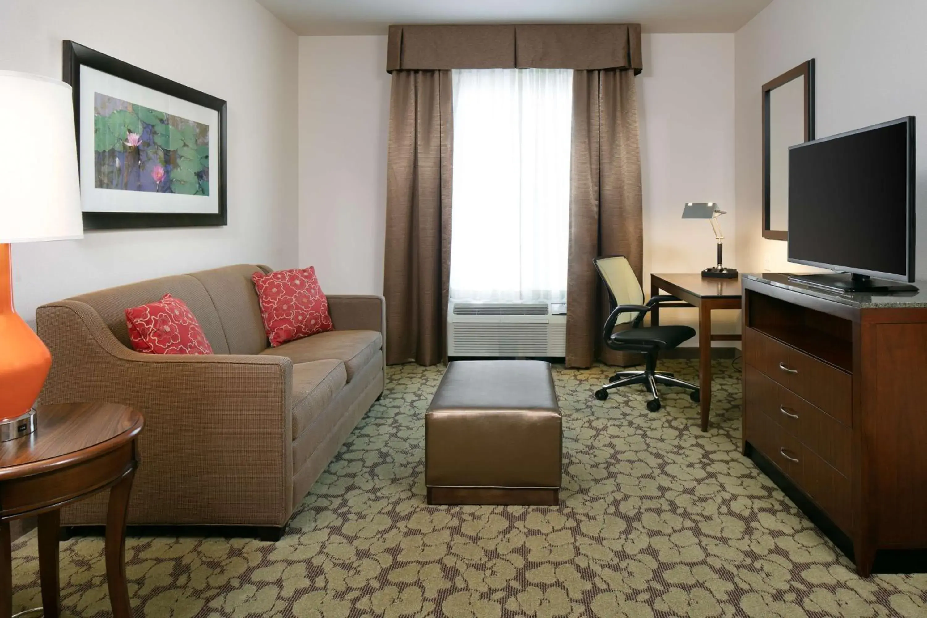 One-Bedroom King Suite - Hearing Access in Hilton Garden Inn Bettendorf/ Quad Cities One-Bedroom King Suite - Hearing Access in Hilton Garden Inn Bettendorf/ Quad Cities