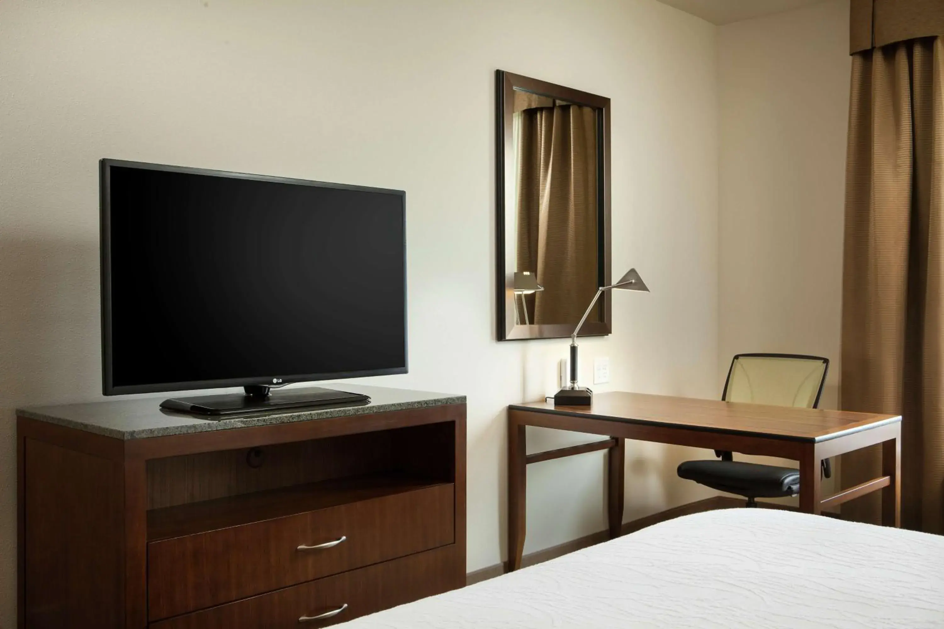 King Room in Hilton Garden Inn Bettendorf/ Quad Cities King Room in Hilton Garden Inn Bettendorf/ Quad Cities