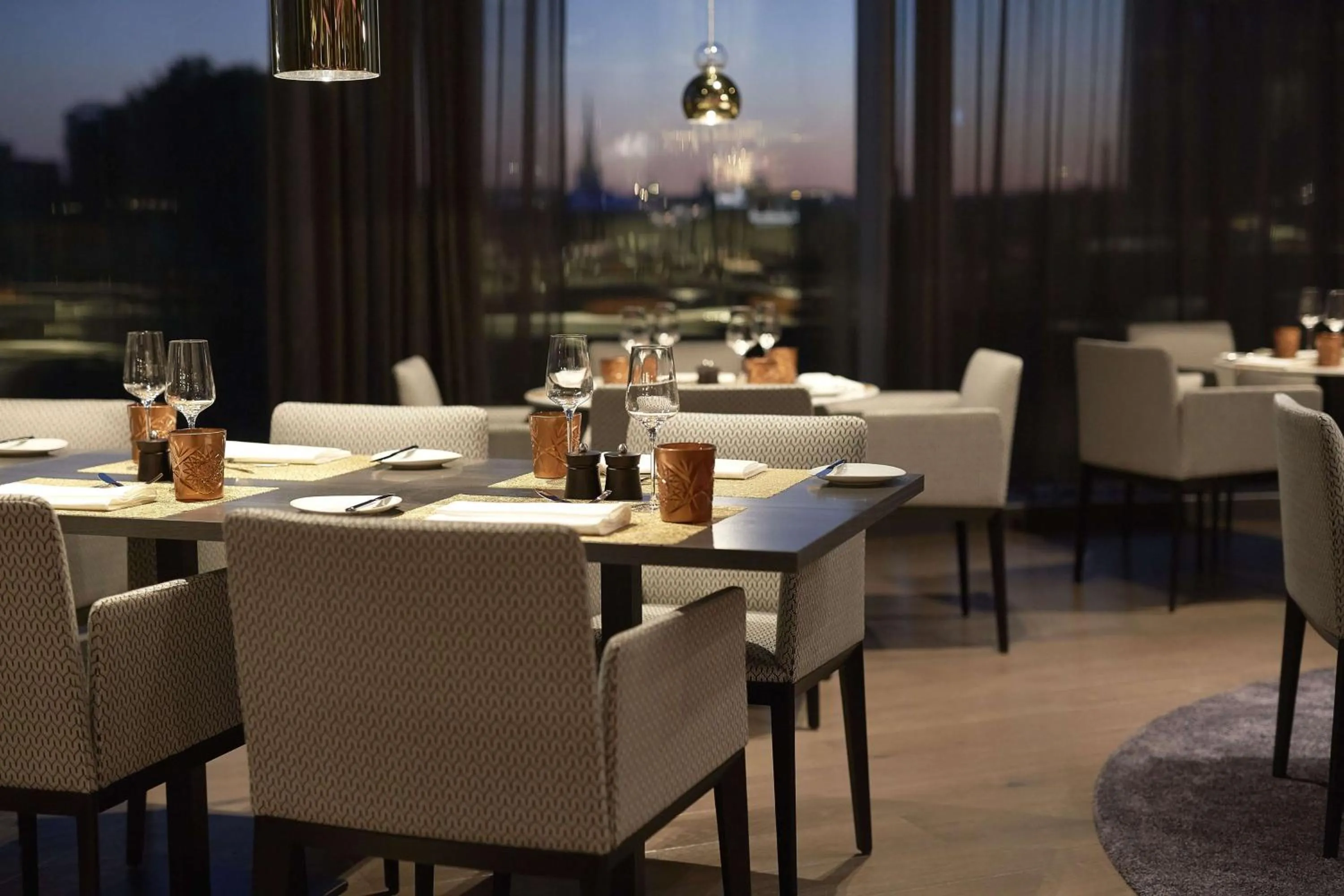 Restaurant/places to eat in Hilton Tallinn Park