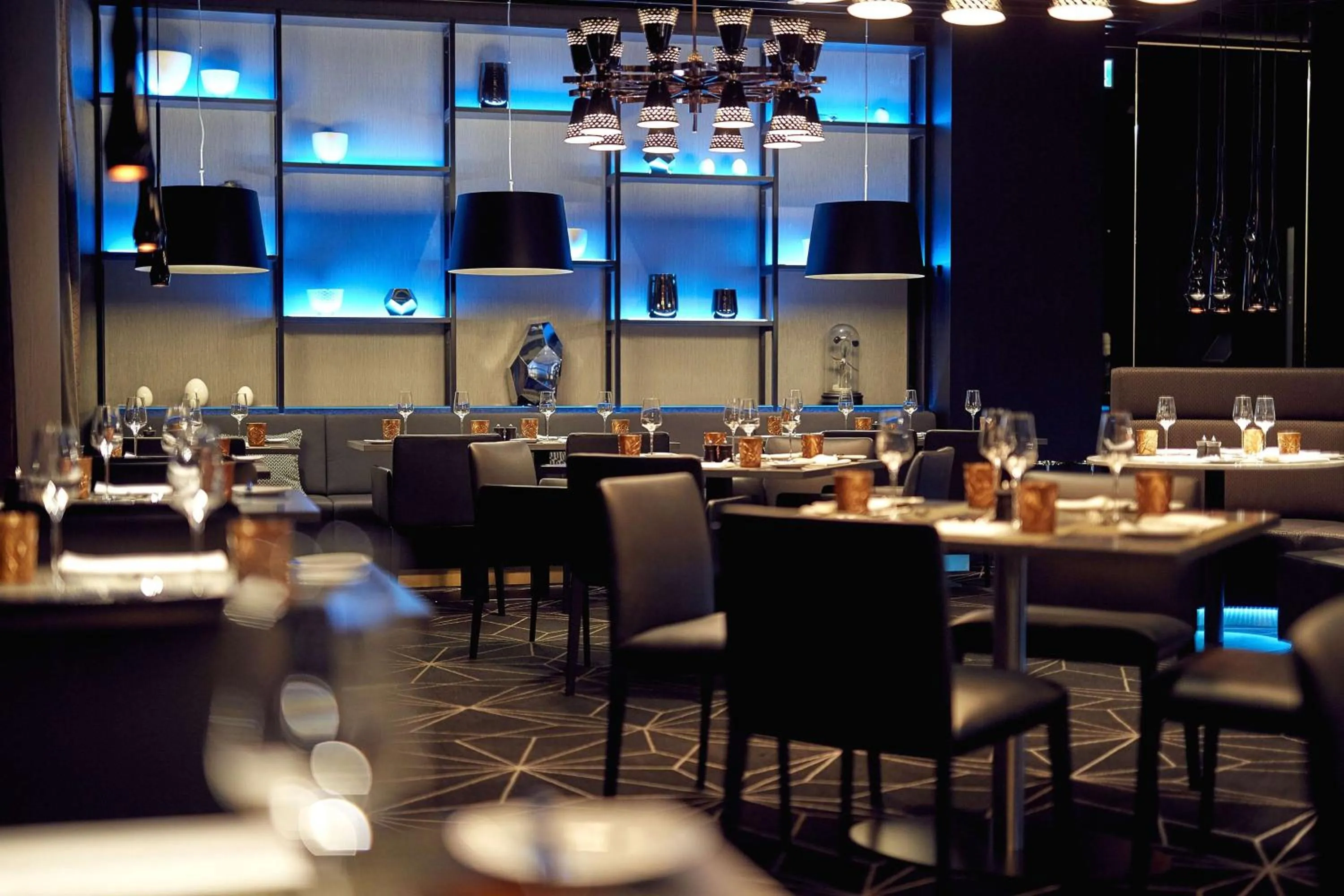 Restaurant/places to eat in Hilton Tallinn Park