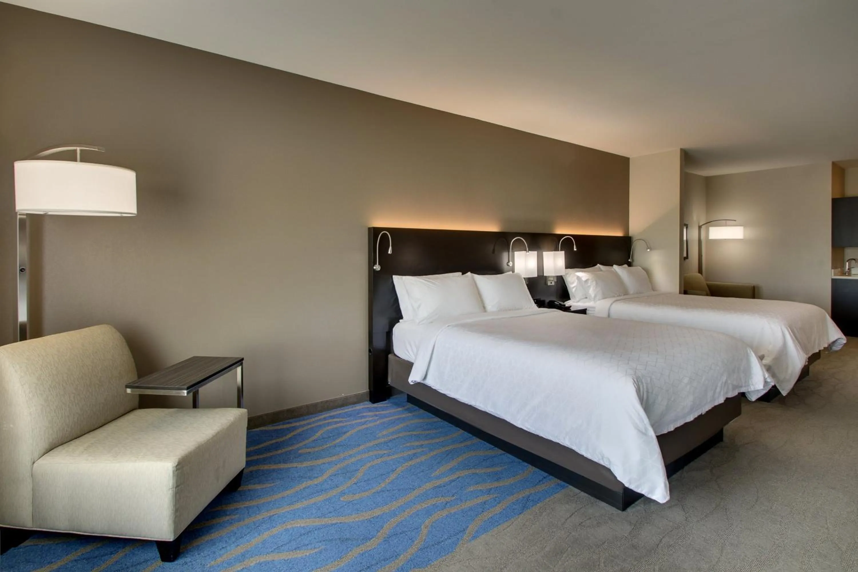 Photo of the whole room, Bed in Holiday Inn Express & Suites Lancaster East - Strasburg by IHG