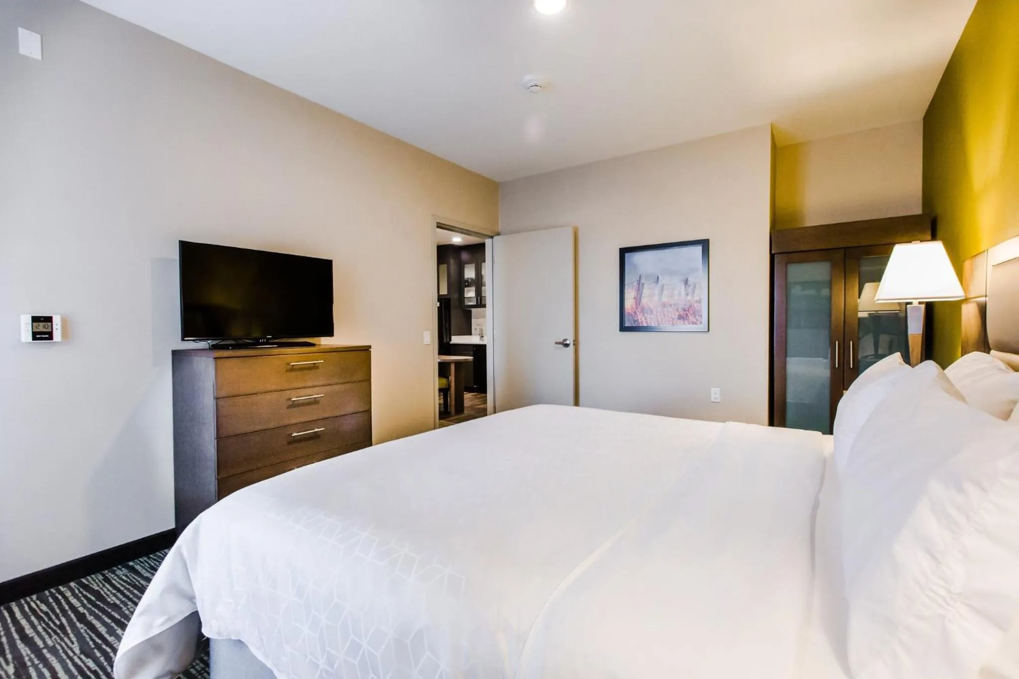 Photo of the whole room, Bed in Candlewood Suites West Edmonton - Mall Area by IHG