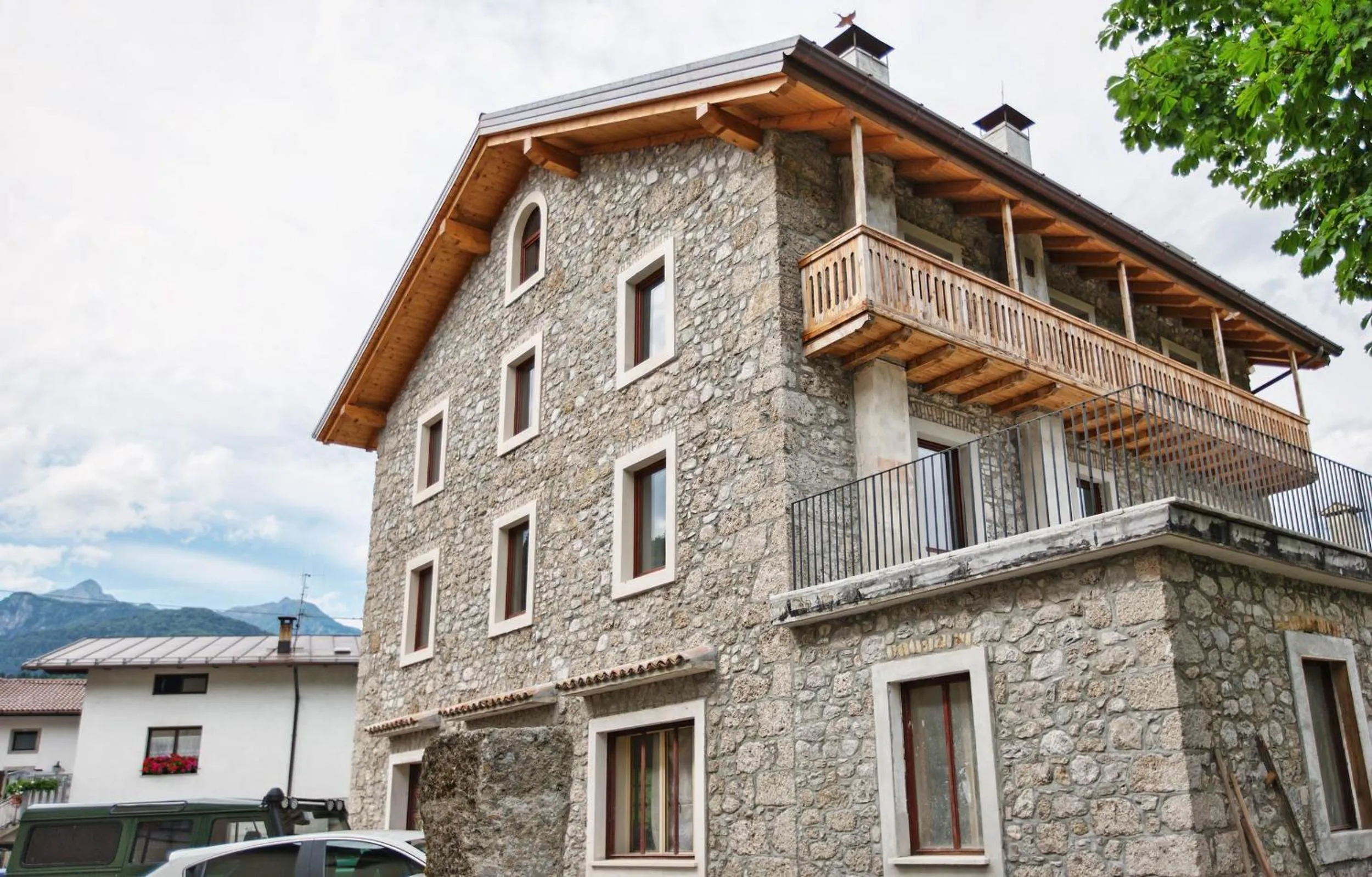Facade/entrance in Albergo Diffuso "Col Gentile" Socchieve