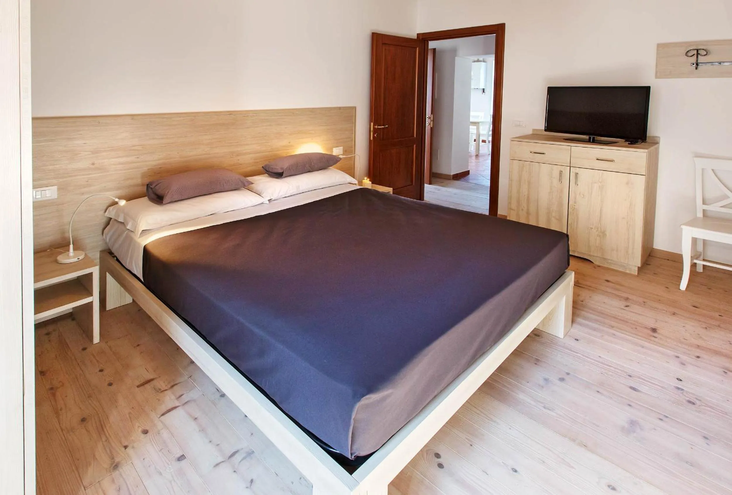 Photo of the whole room, Bed in Albergo Diffuso "Col Gentile" Socchieve