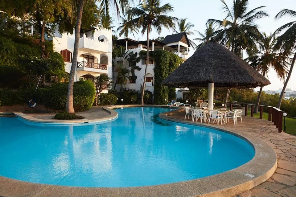 Swimming pool in Tamarind Village Hotel Apartments